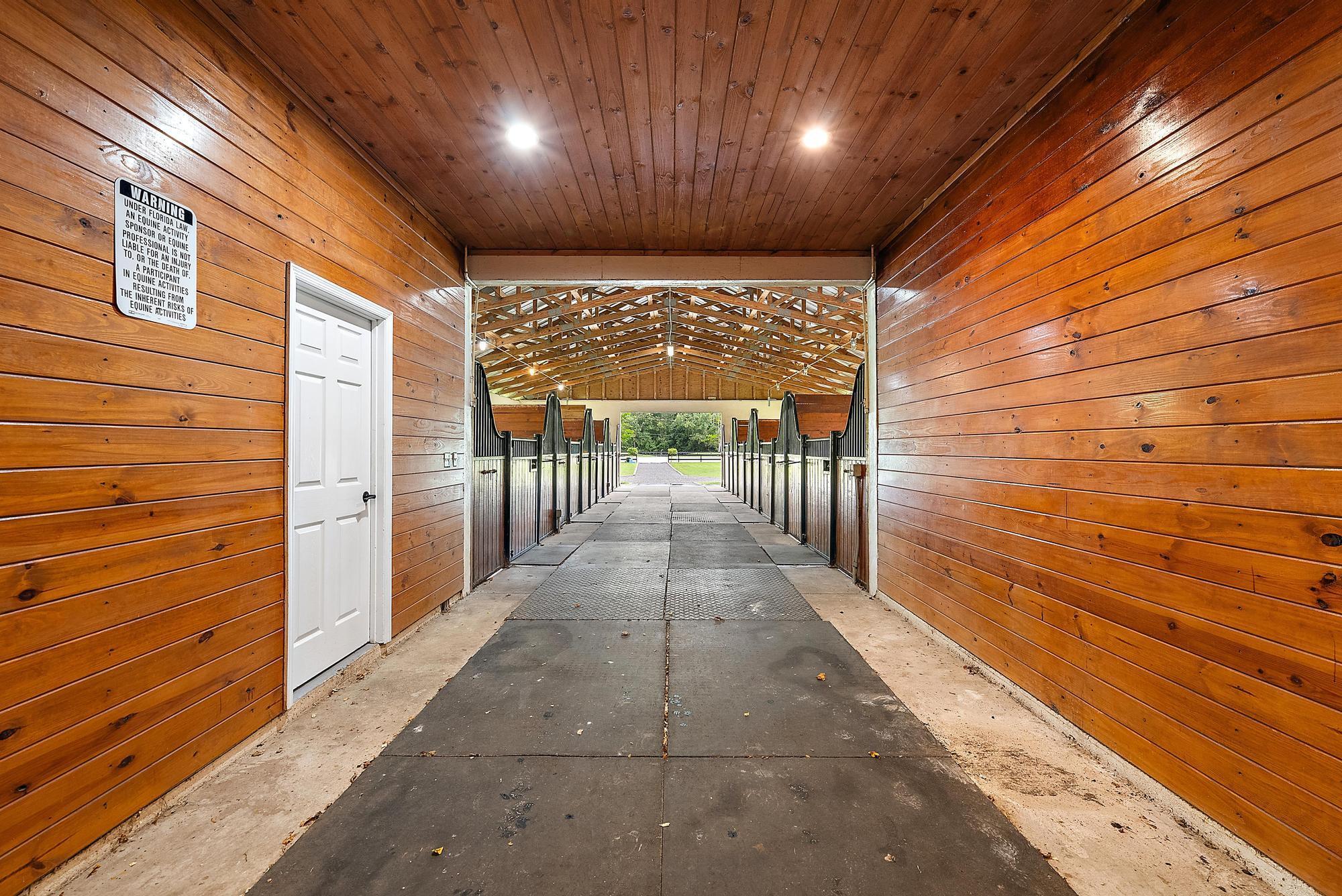 LOXAHATCHEE GROVES - Residential Lease