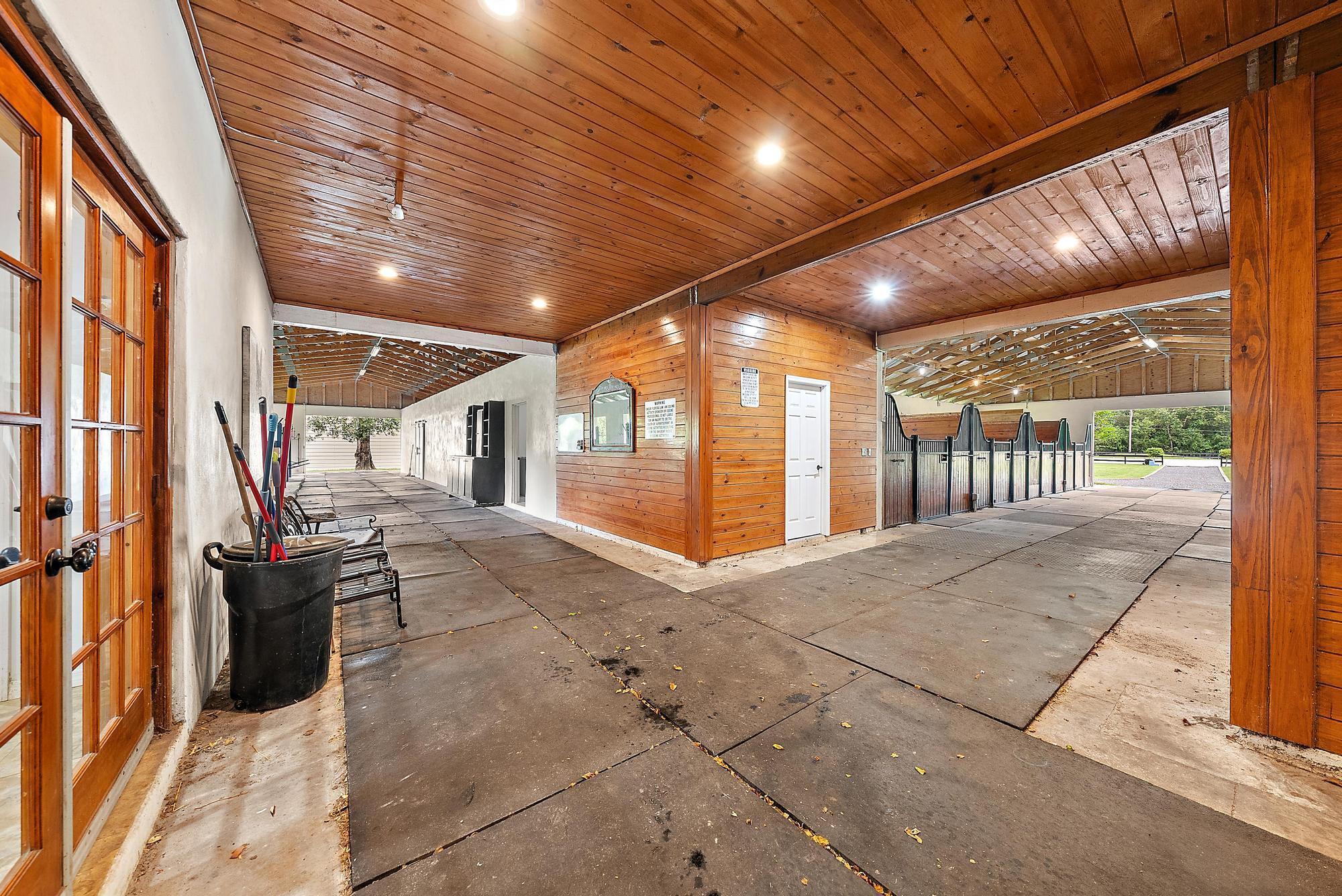 LOXAHATCHEE GROVES - Residential Lease