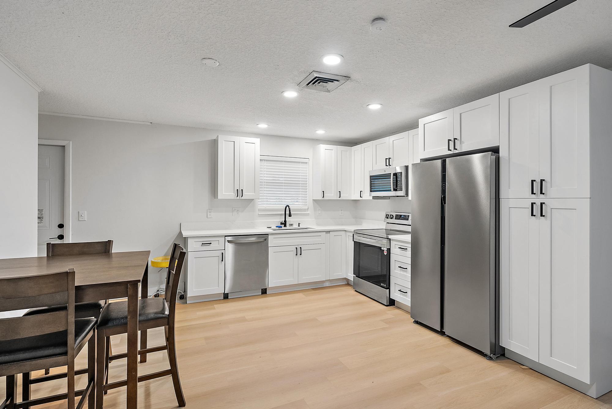 LOXAHATCHEE GROVES - Residential Lease