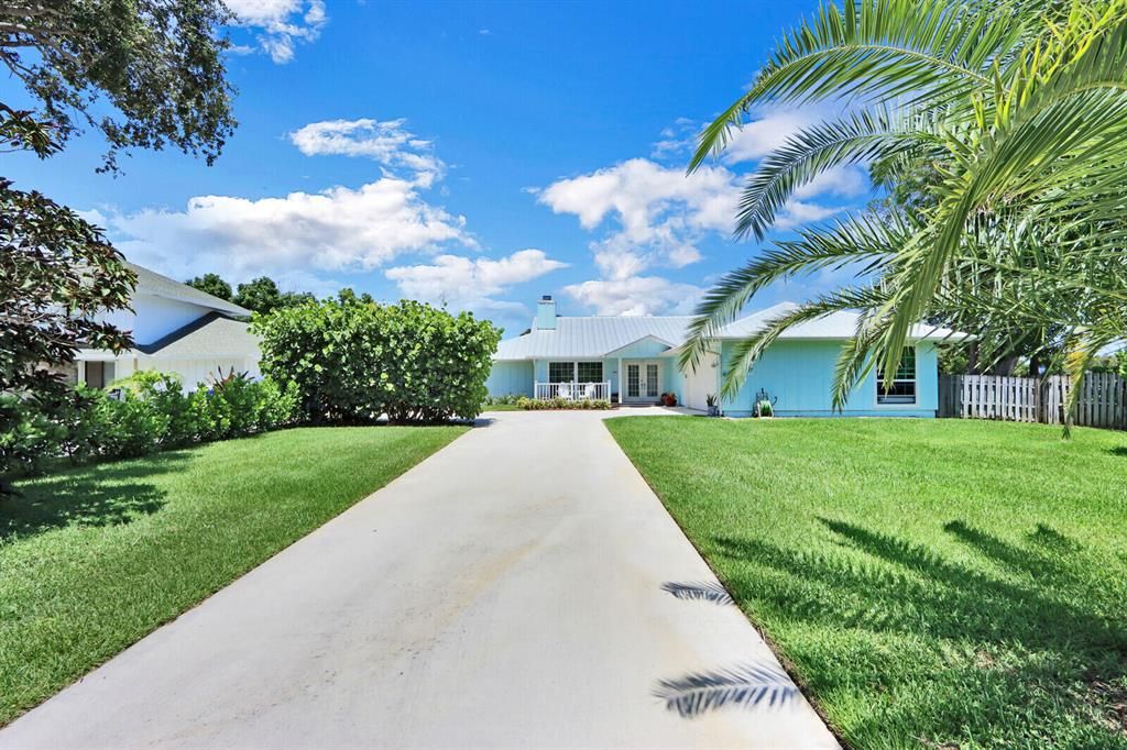 Photo of 4395 River Pines Court Ct, Jupiter, FL 33469 (MLS # R10739815)