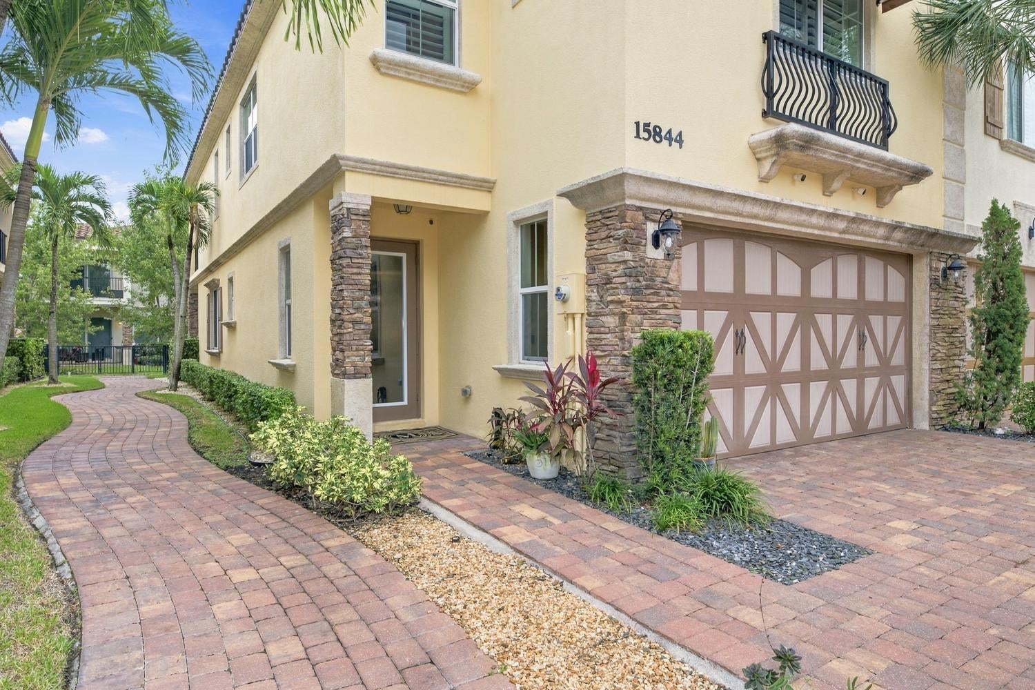 15844 BINKS POINTE Terrace