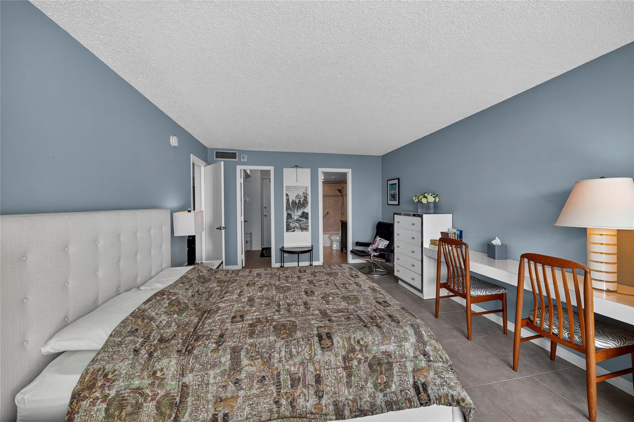 Silver Thatch - Residential Lease