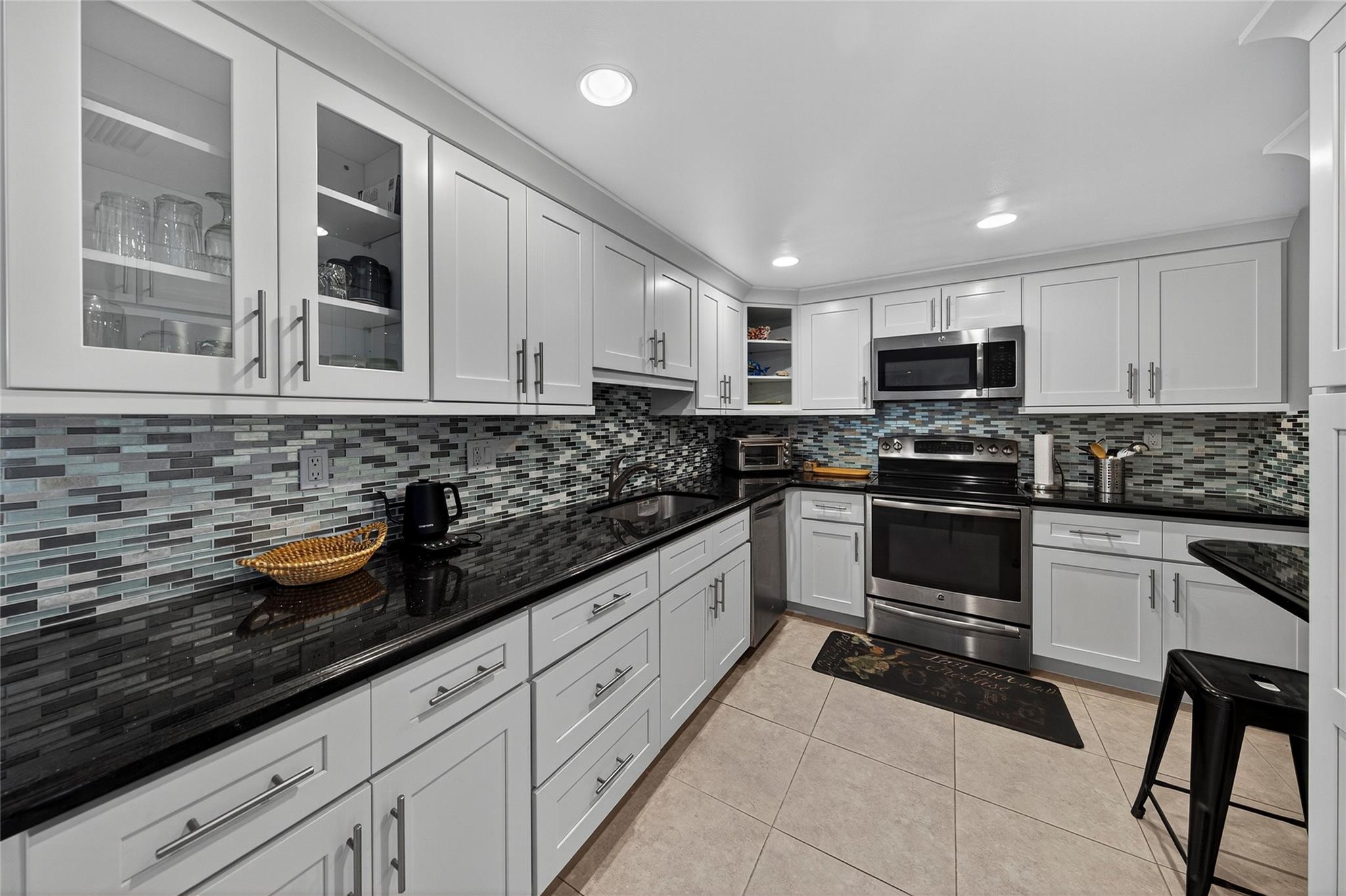 Silver Thatch - Residential Lease