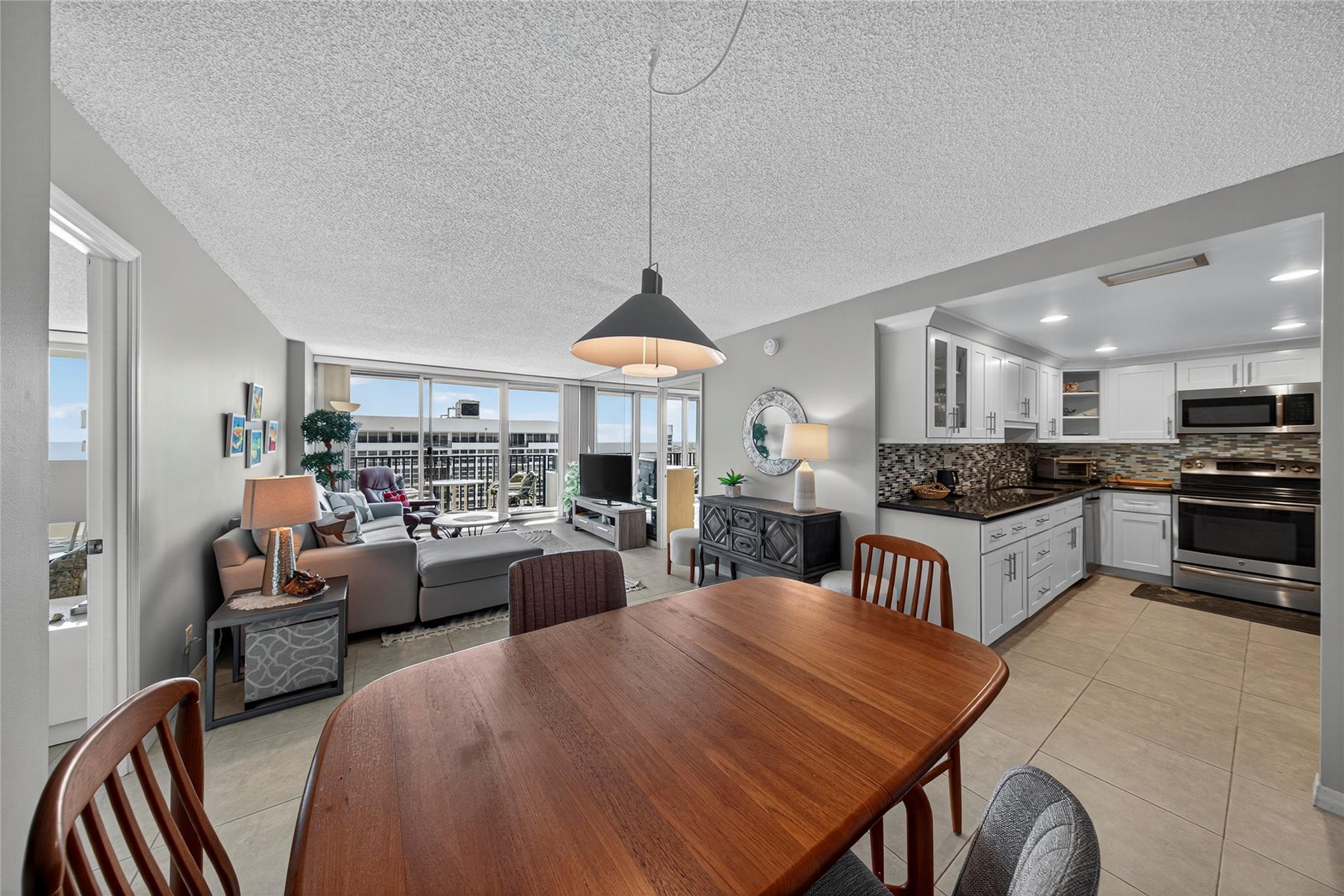 Silver Thatch - Residential Lease