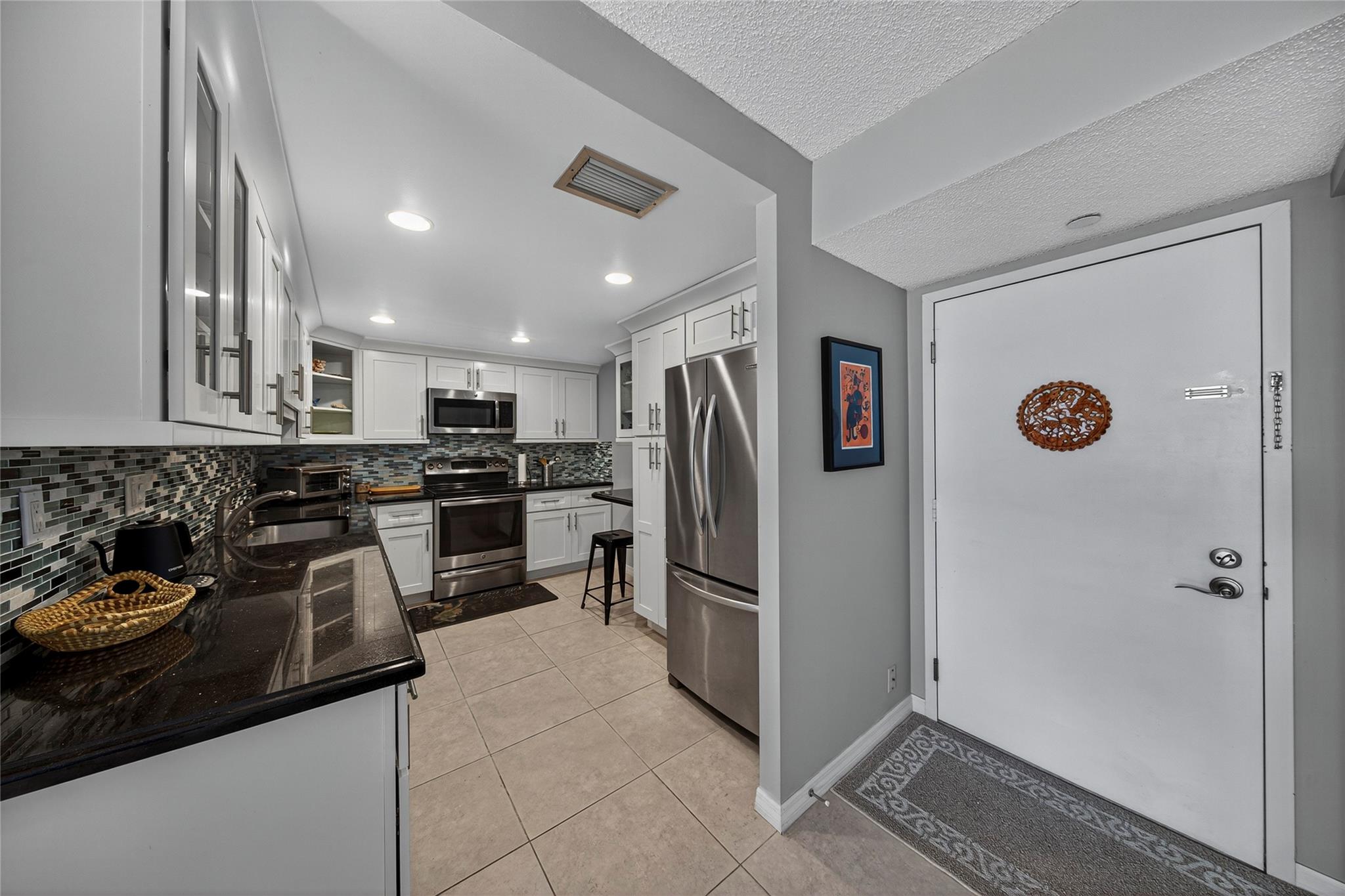 Silver Thatch - Residential Lease