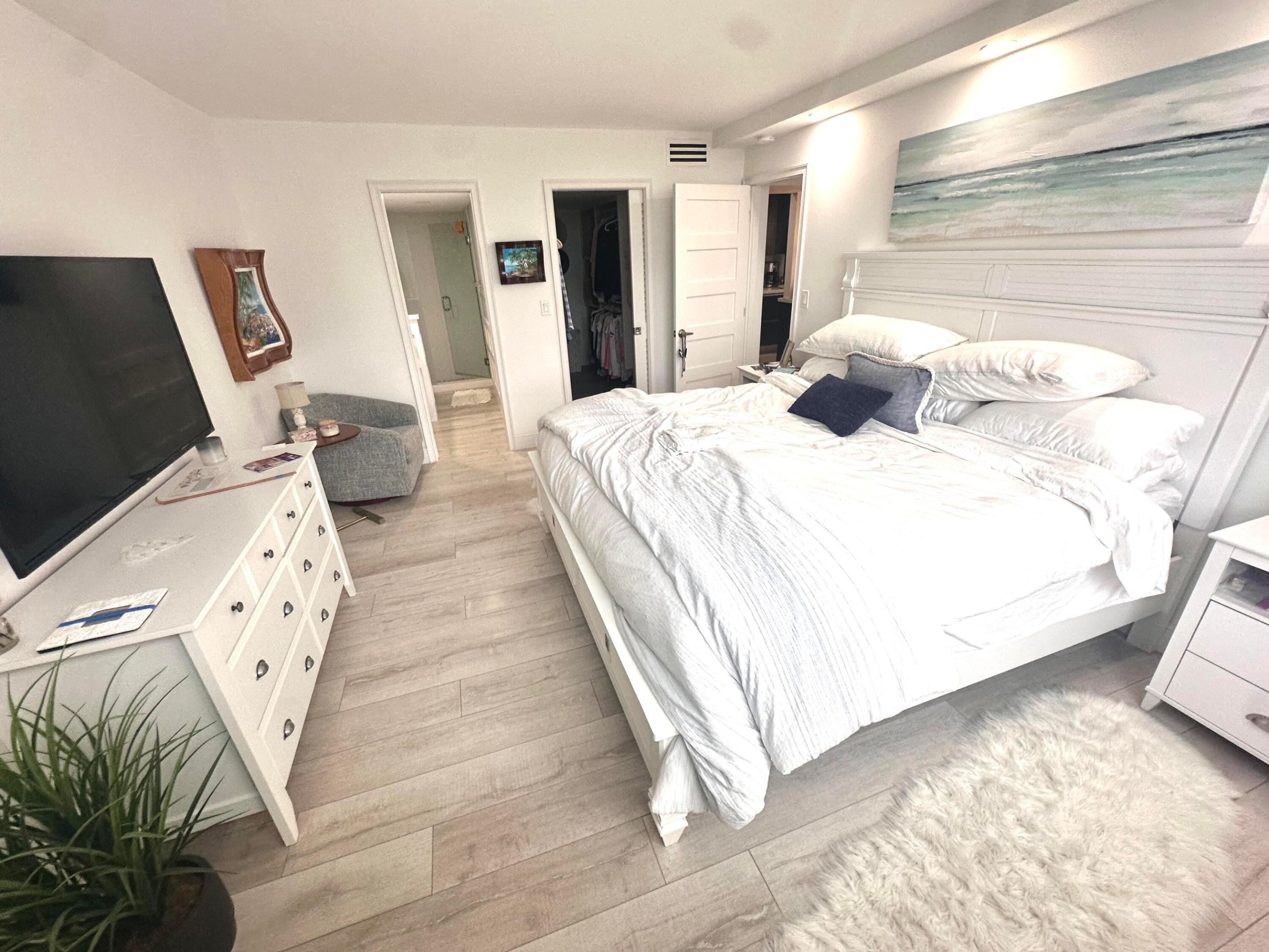 VENETIAN CONDO - Residential