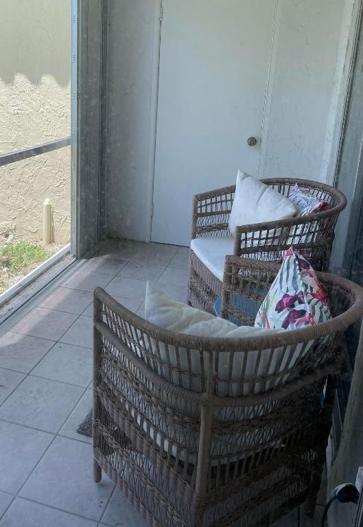 VILLAS ON THE GREEN CONDO - Residential Lease