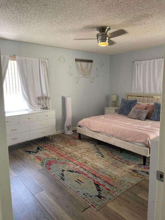 VILLAS ON THE GREEN CONDO - Residential Lease