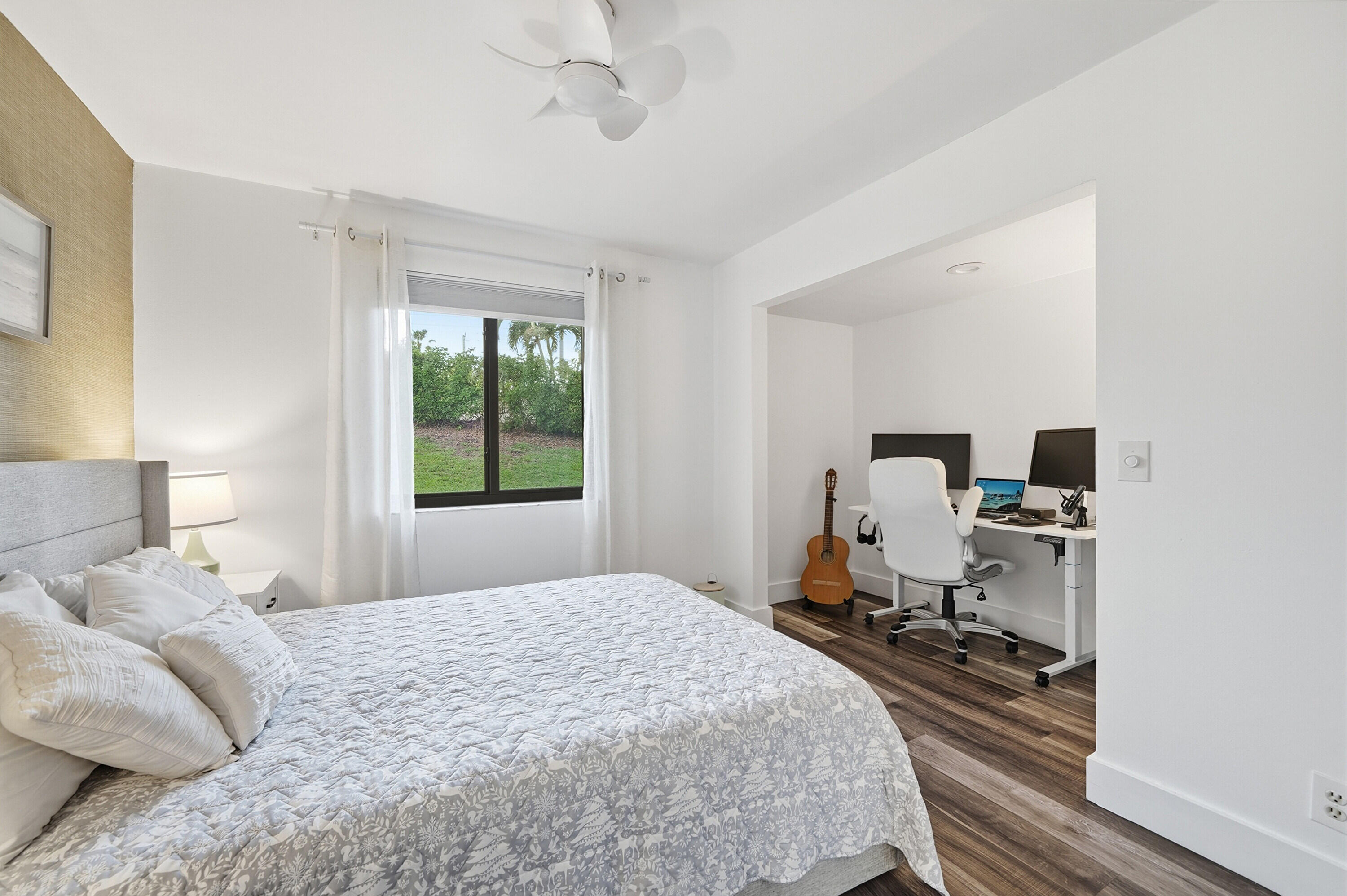 SOUTH LAKE CONDO - Residential