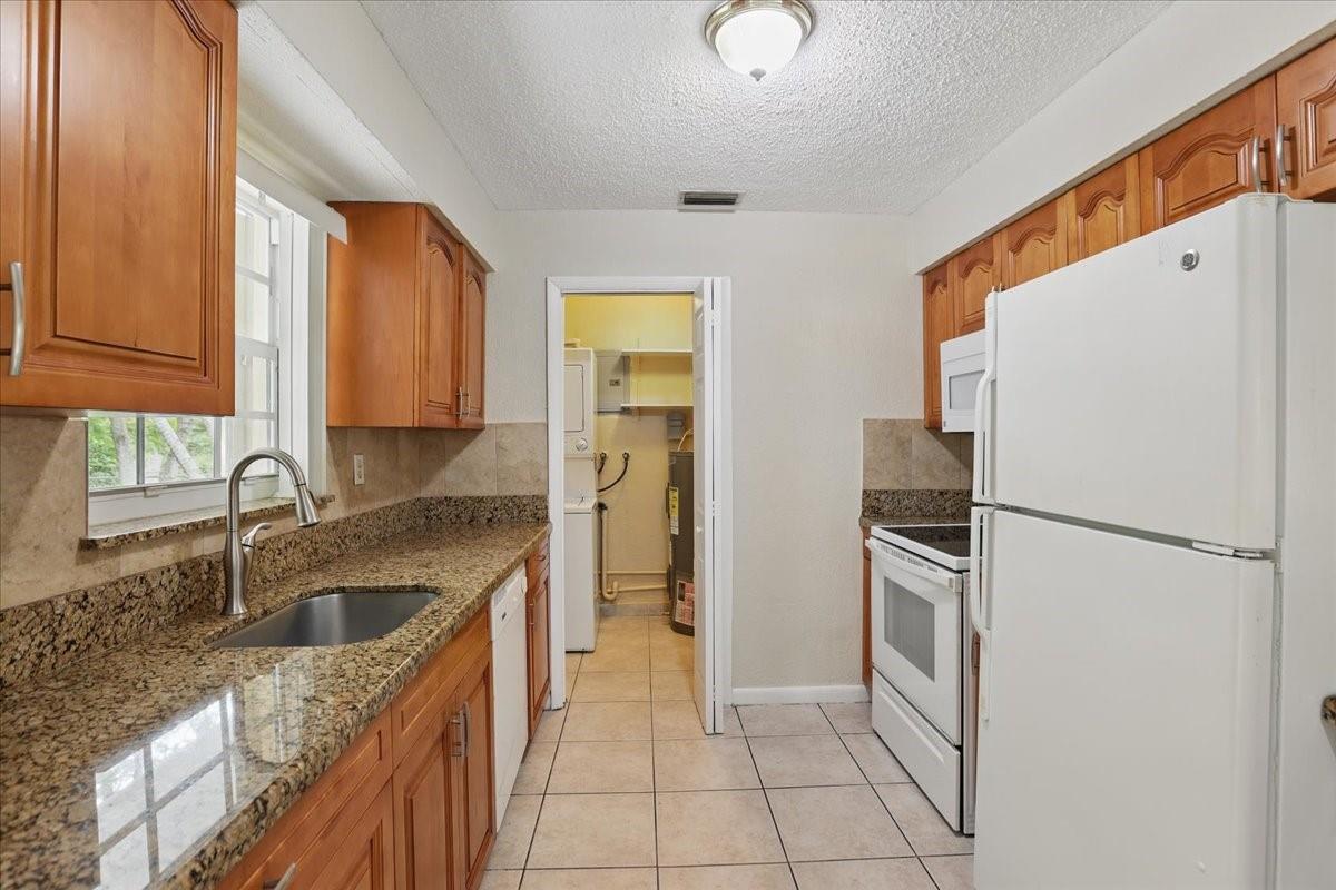 760 S 61st Ter