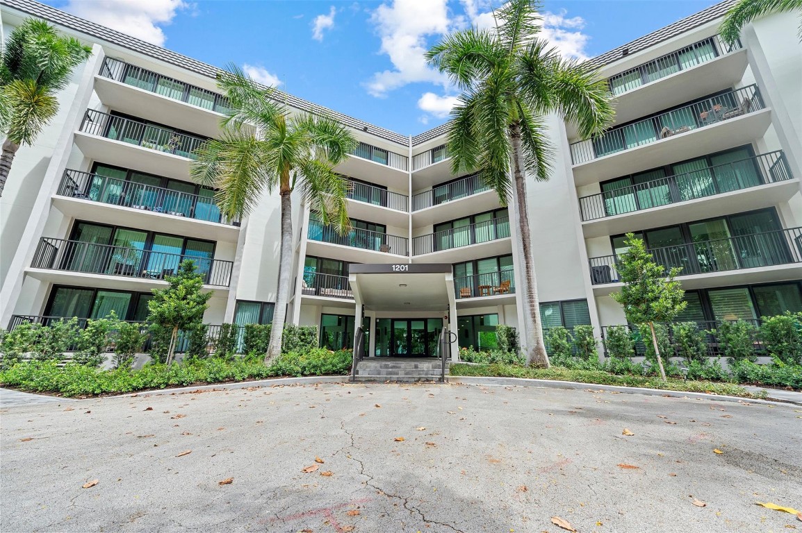 1201 River Reach Drive 307