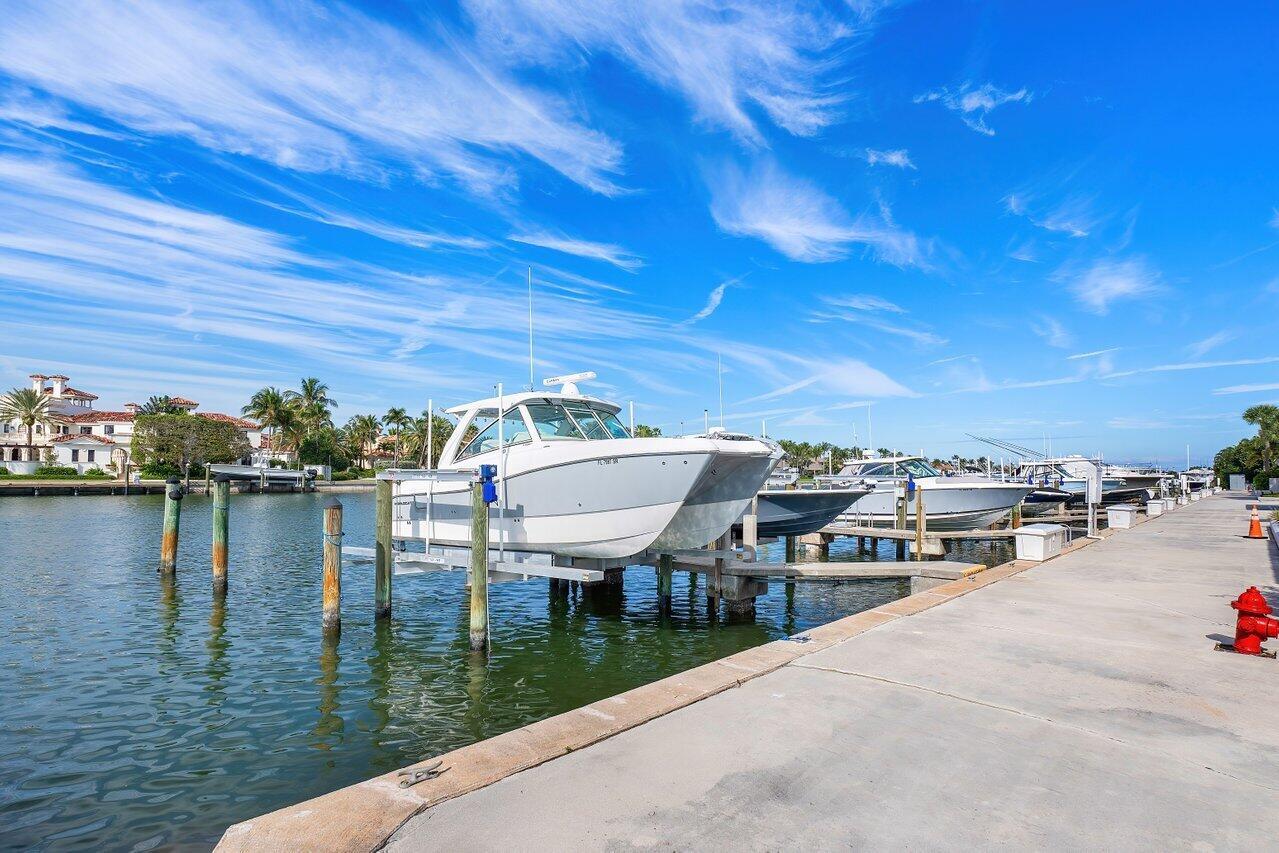 SAILFISH POINT - Residential