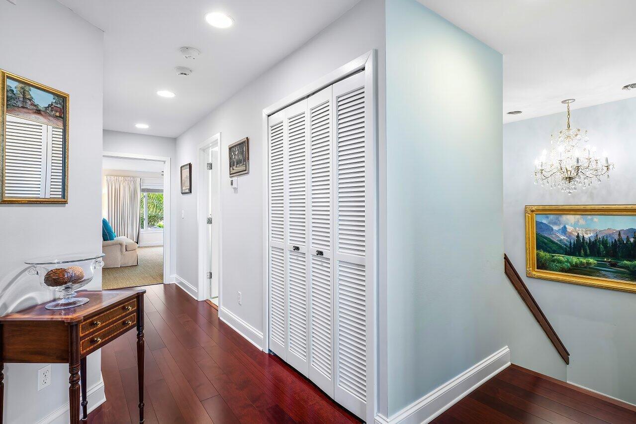 SAILFISH POINT - Residential