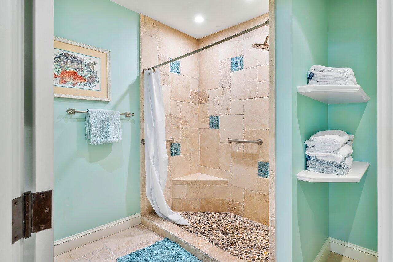 SAILFISH POINT - Residential