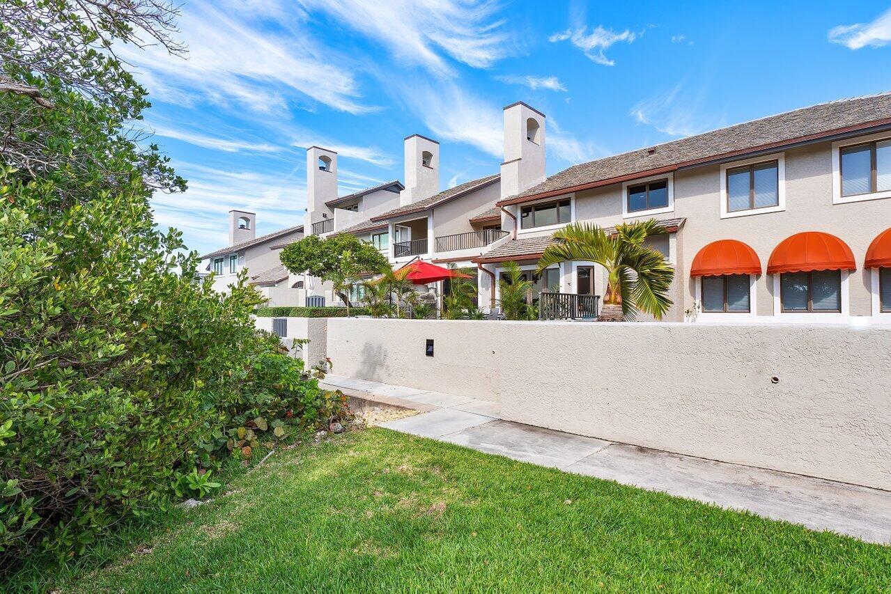 SAILFISH POINT - Residential