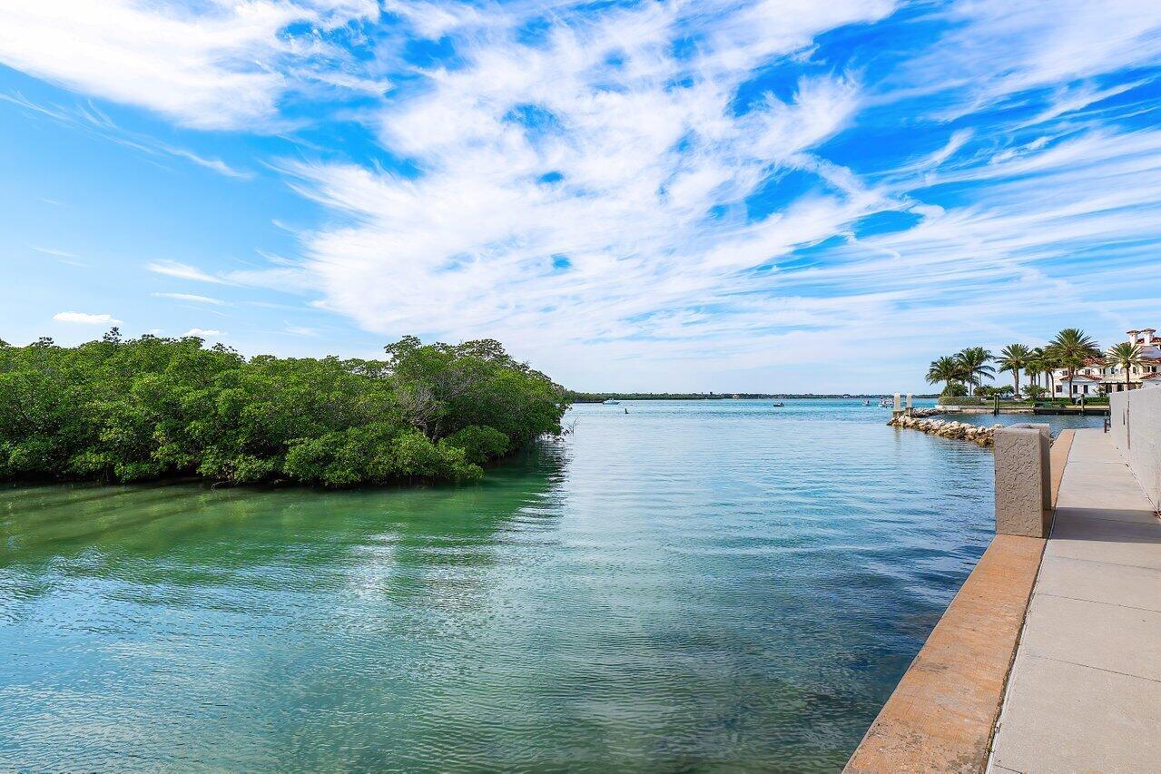 SAILFISH POINT - Residential