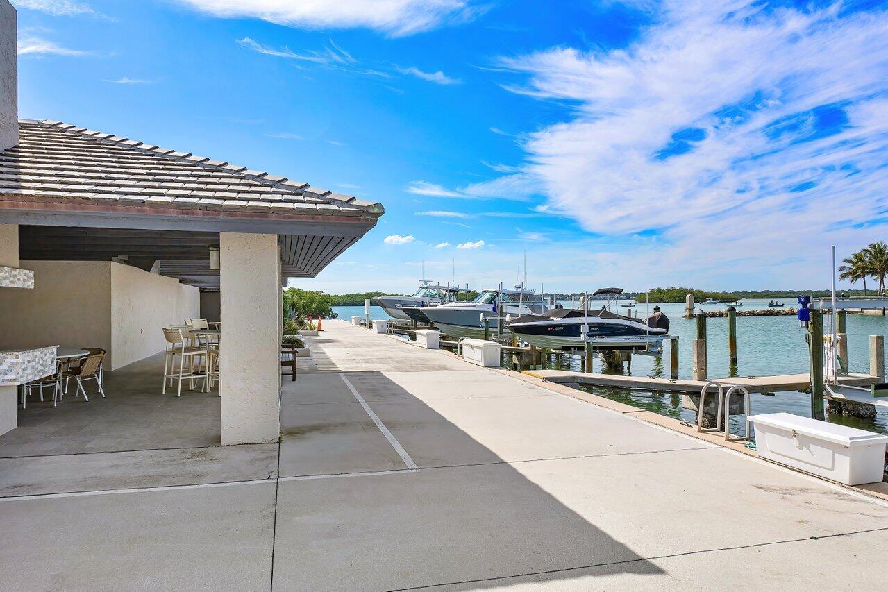 SAILFISH POINT - Residential