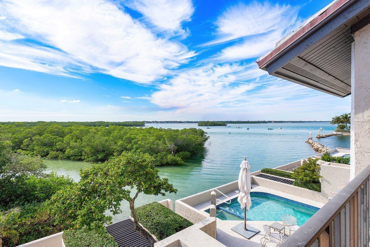 SAILFISH POINT - Residential