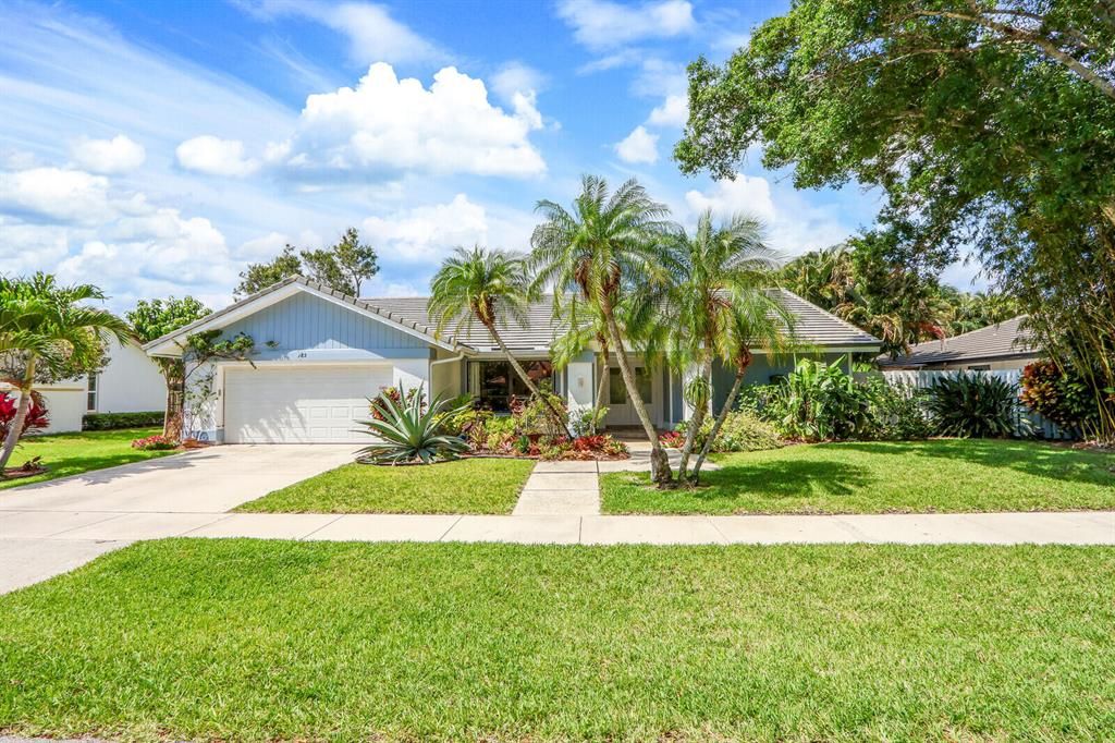 Photo of 185 Bayberry Place, Jupiter, FL 33458 (MLS # R10891680)