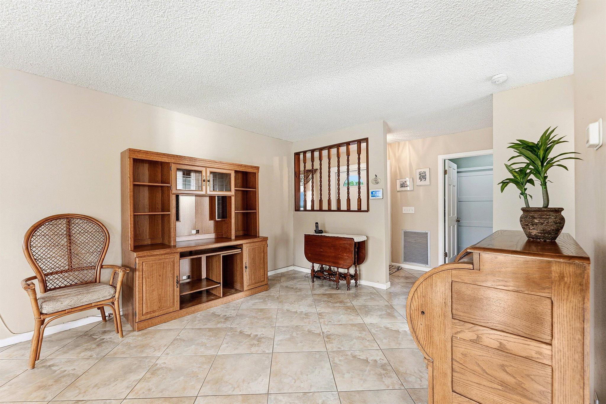 CHATELAINE - Residential