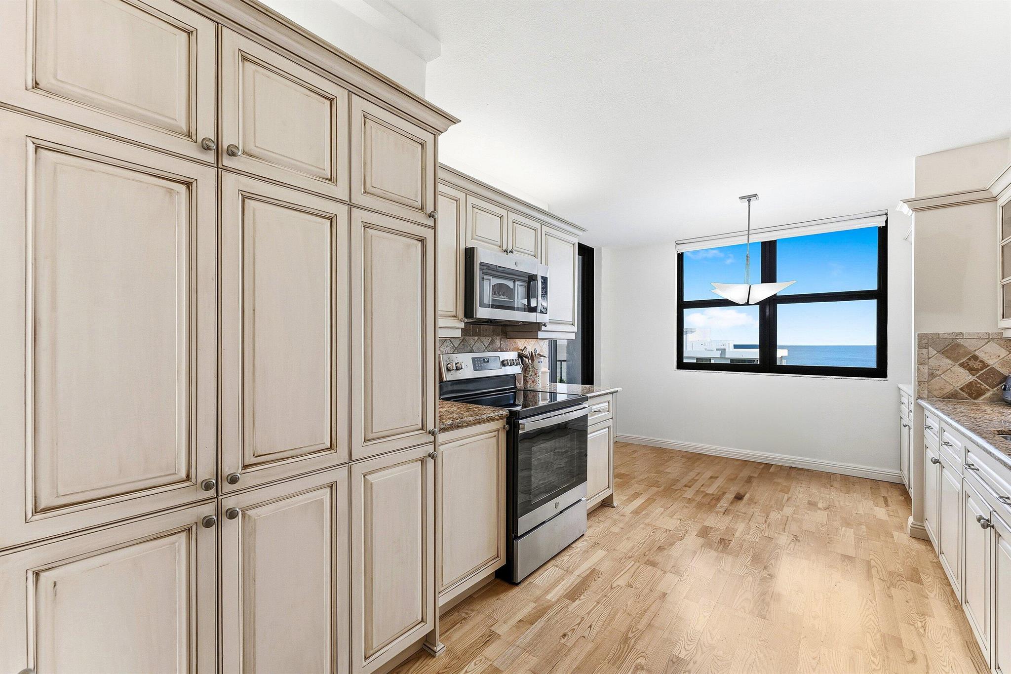 CARRON HOUSE CONDO - Residential