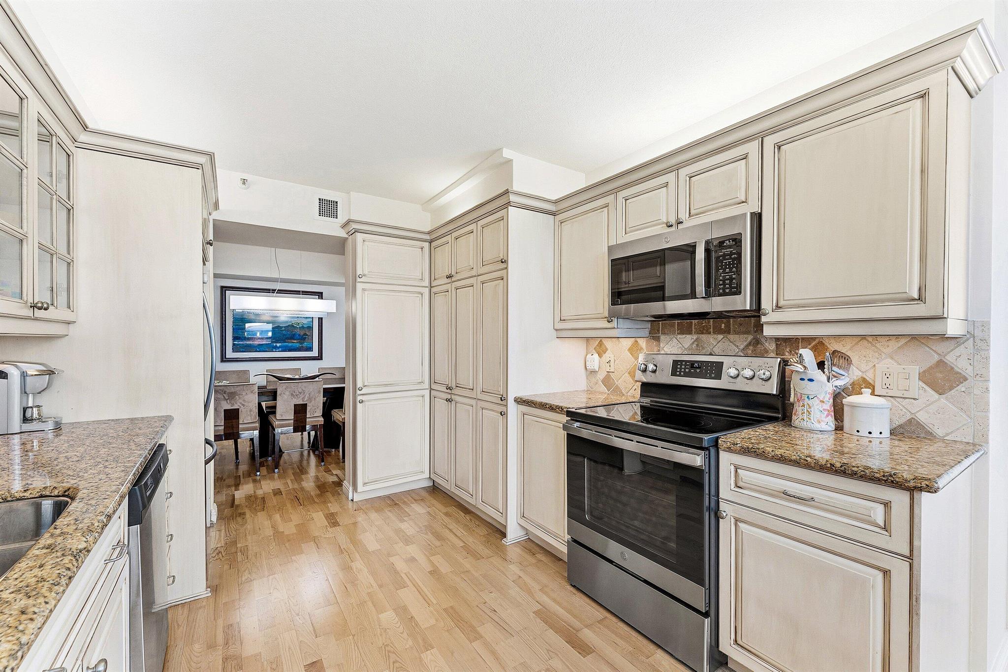 CARRON HOUSE CONDO - Residential