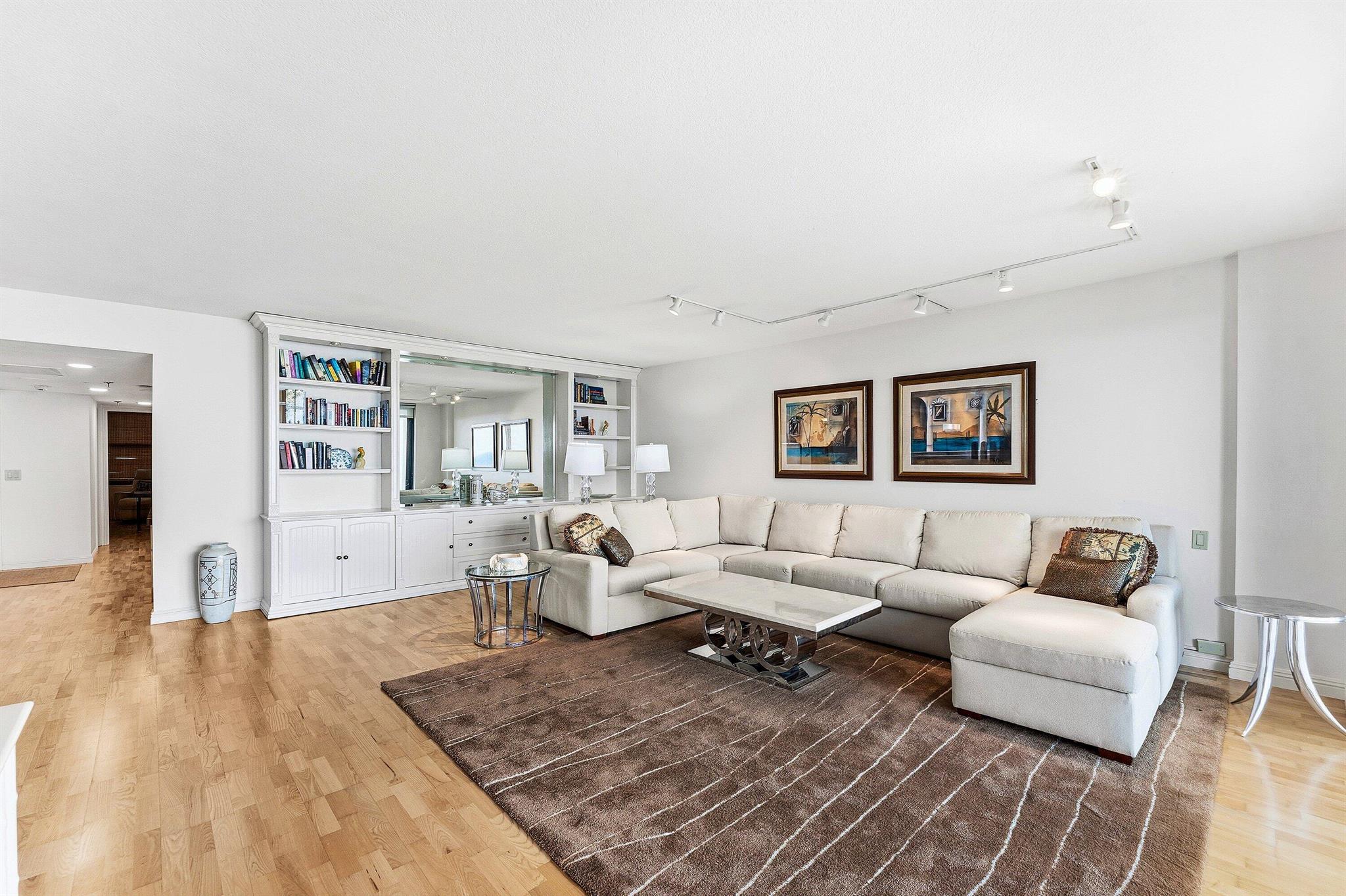 CARRON HOUSE CONDO - Residential