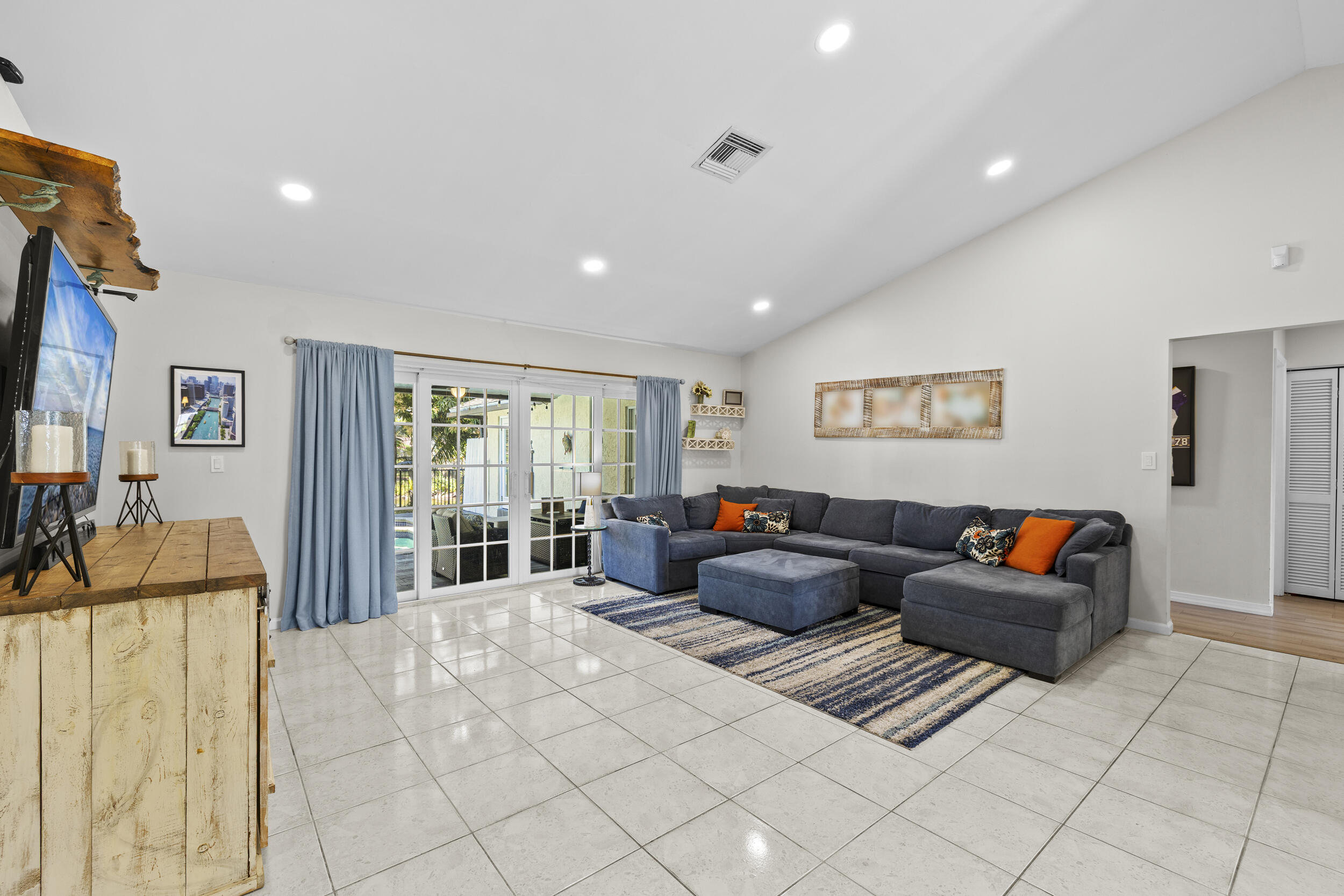 ROYAL PALM SOUTH SEC 2 - Residential