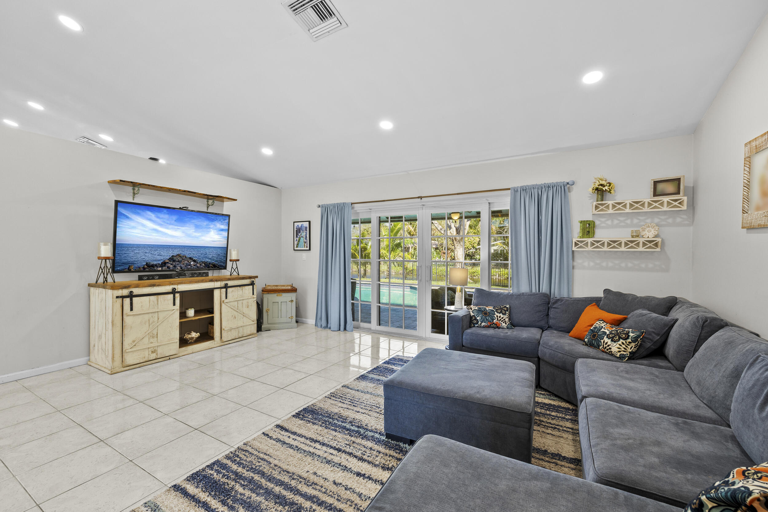 ROYAL PALM SOUTH SEC 2 - Residential