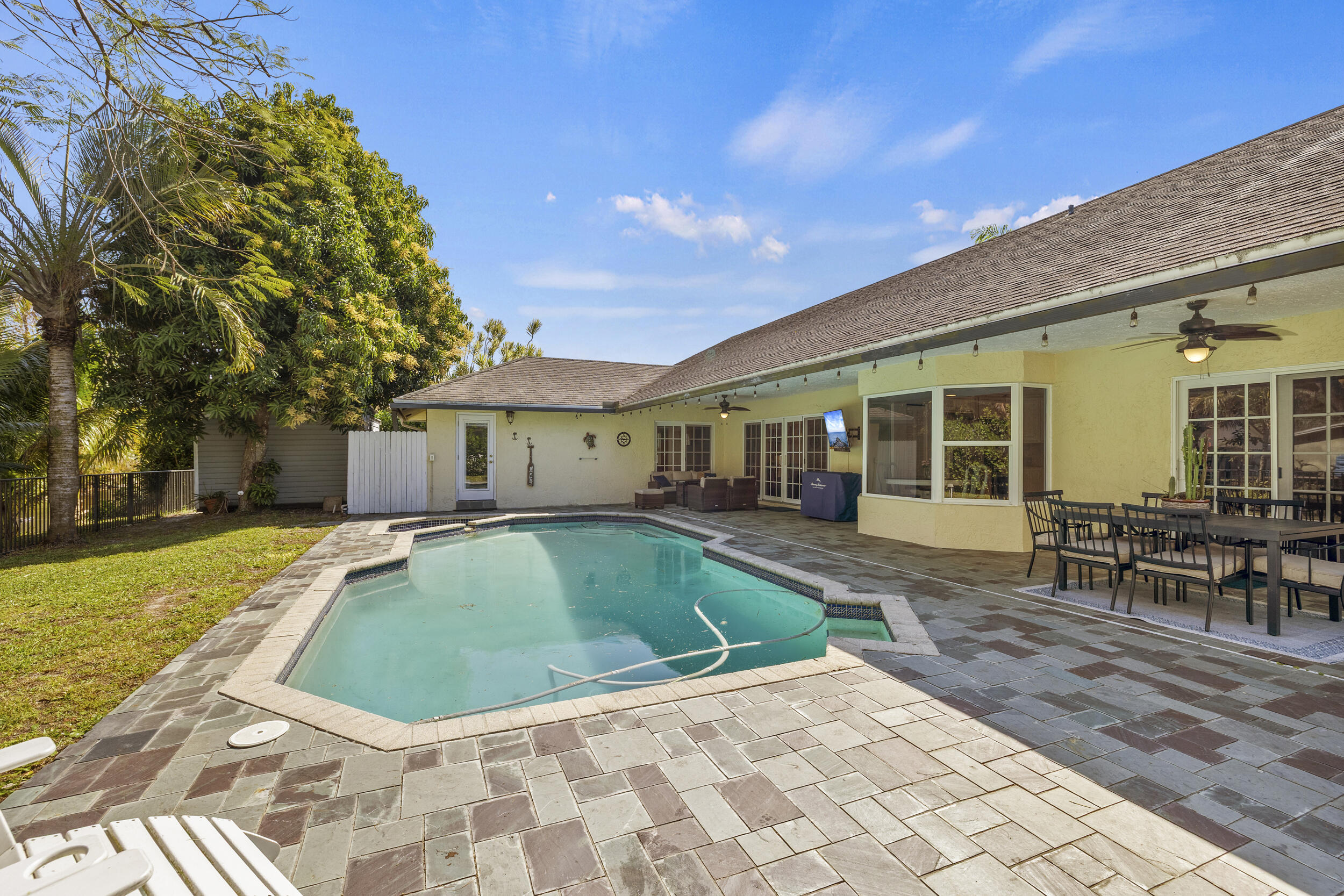 ROYAL PALM SOUTH SEC 2 - Residential