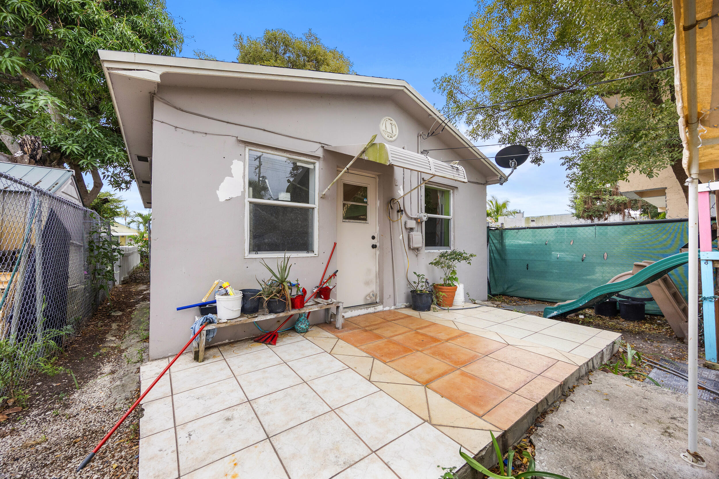 LAKE WORTH TOWN OF - Residential