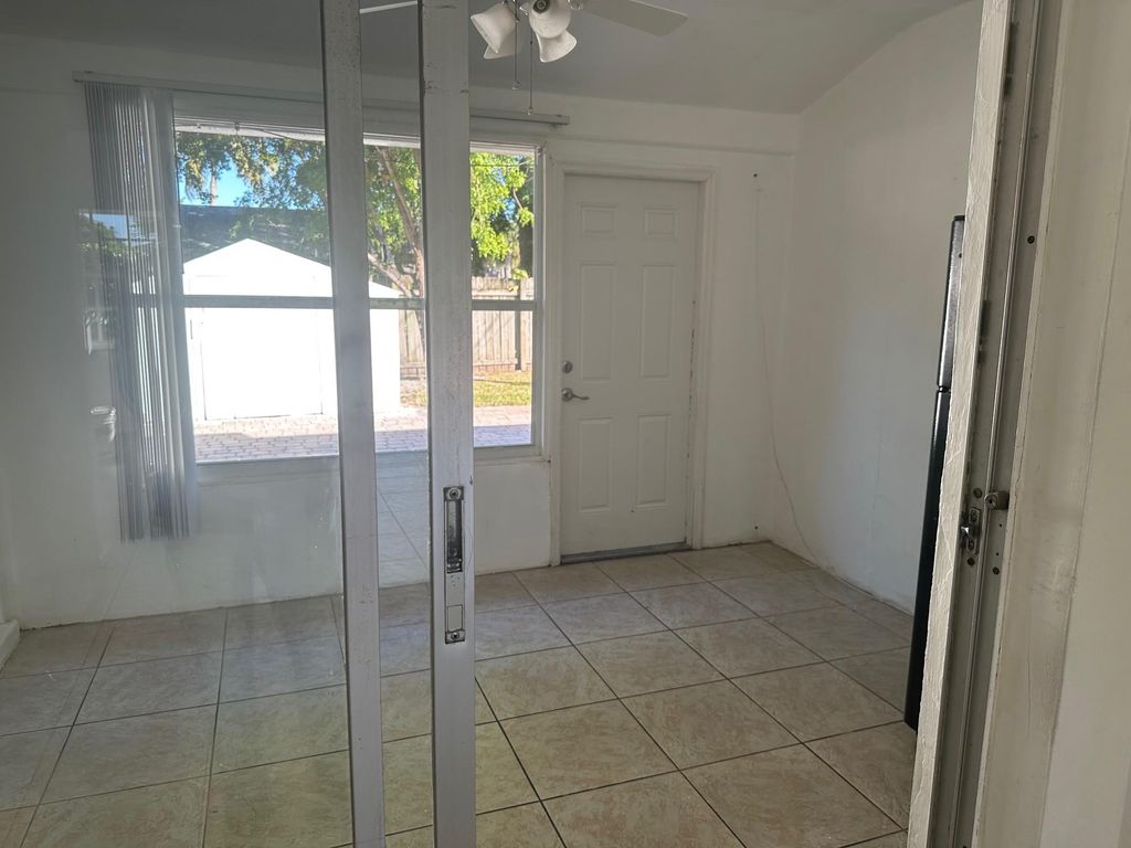 Photo of 1410 SE 3rd Terrace, Deerfield Beach, FL 33441 (MLS # F10475076)