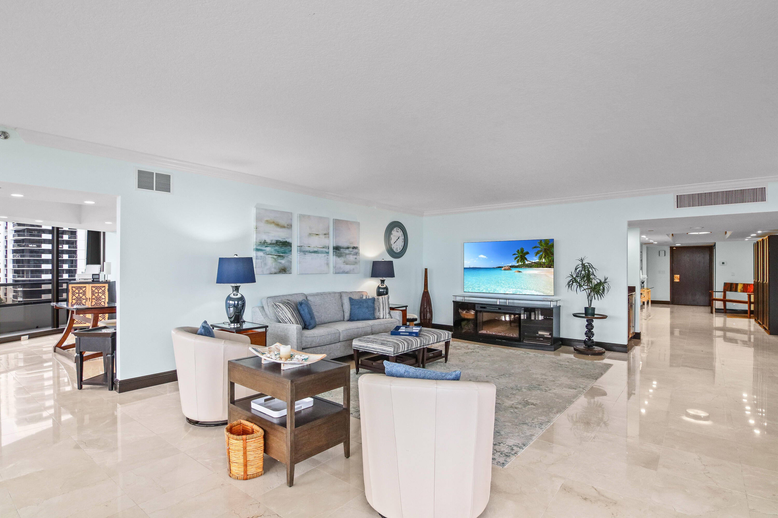 100 Lakeshore Drive 458