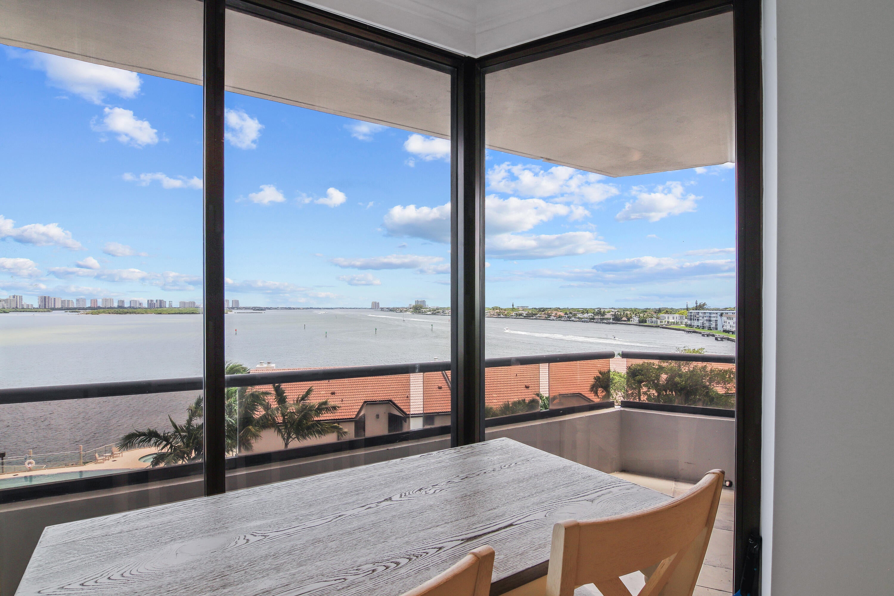 100 Lakeshore Drive 458