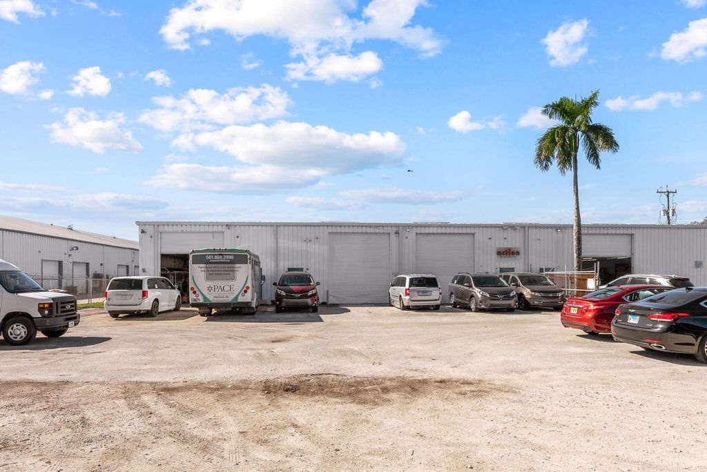 Photo of 1925 10th Avenue N #1913, Lake Worth Beach, FL (MLS # R11107667)