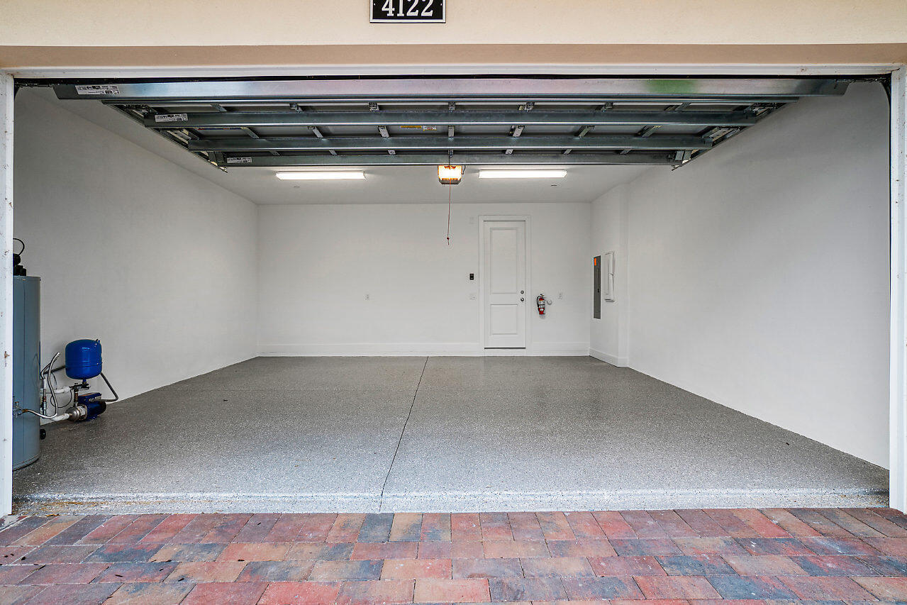 ALTON NEIGHBORHOOD 1 - Residential Lease