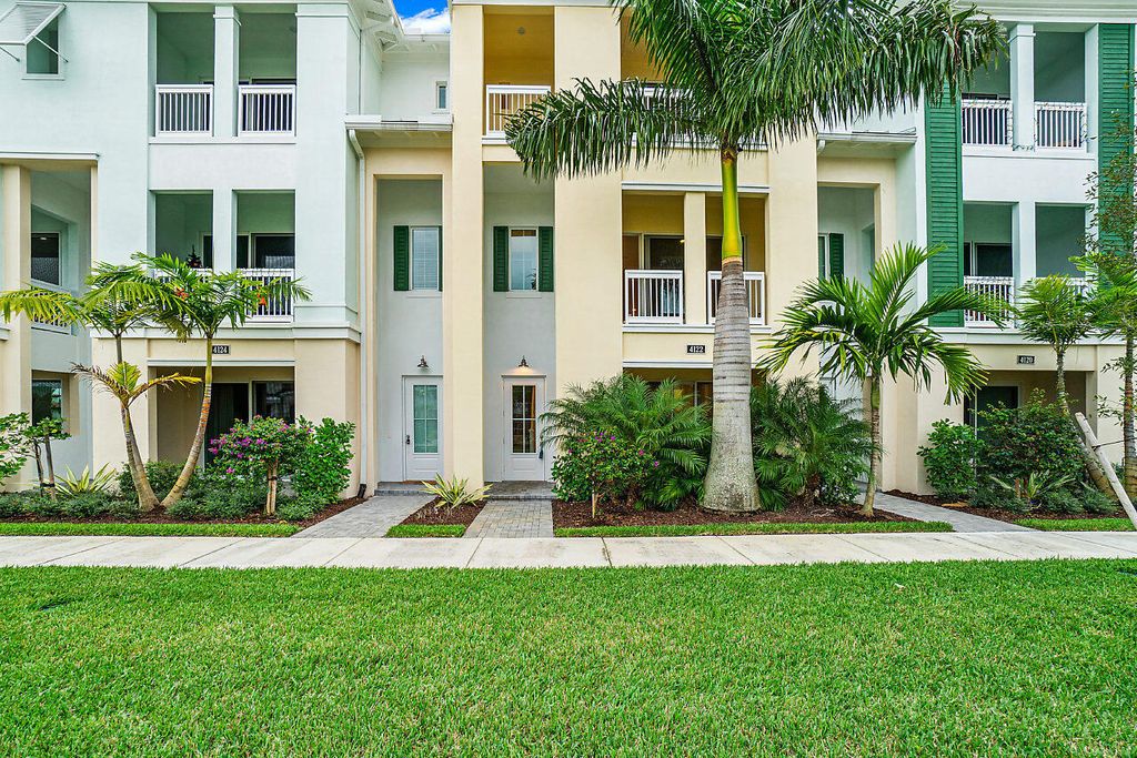 Photo of 4122 Faraday Way, Palm Beach Gardens, FL 33418 (MLS # B26029009)