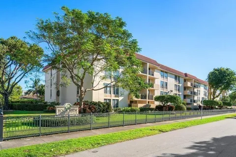 1000 Spanish River Road Unit 4v, Boca Raton, FL MLS: R11085209