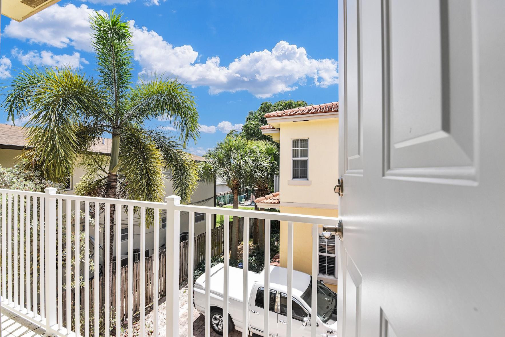 Oakland Park Add 2-40 B - Residential Lease