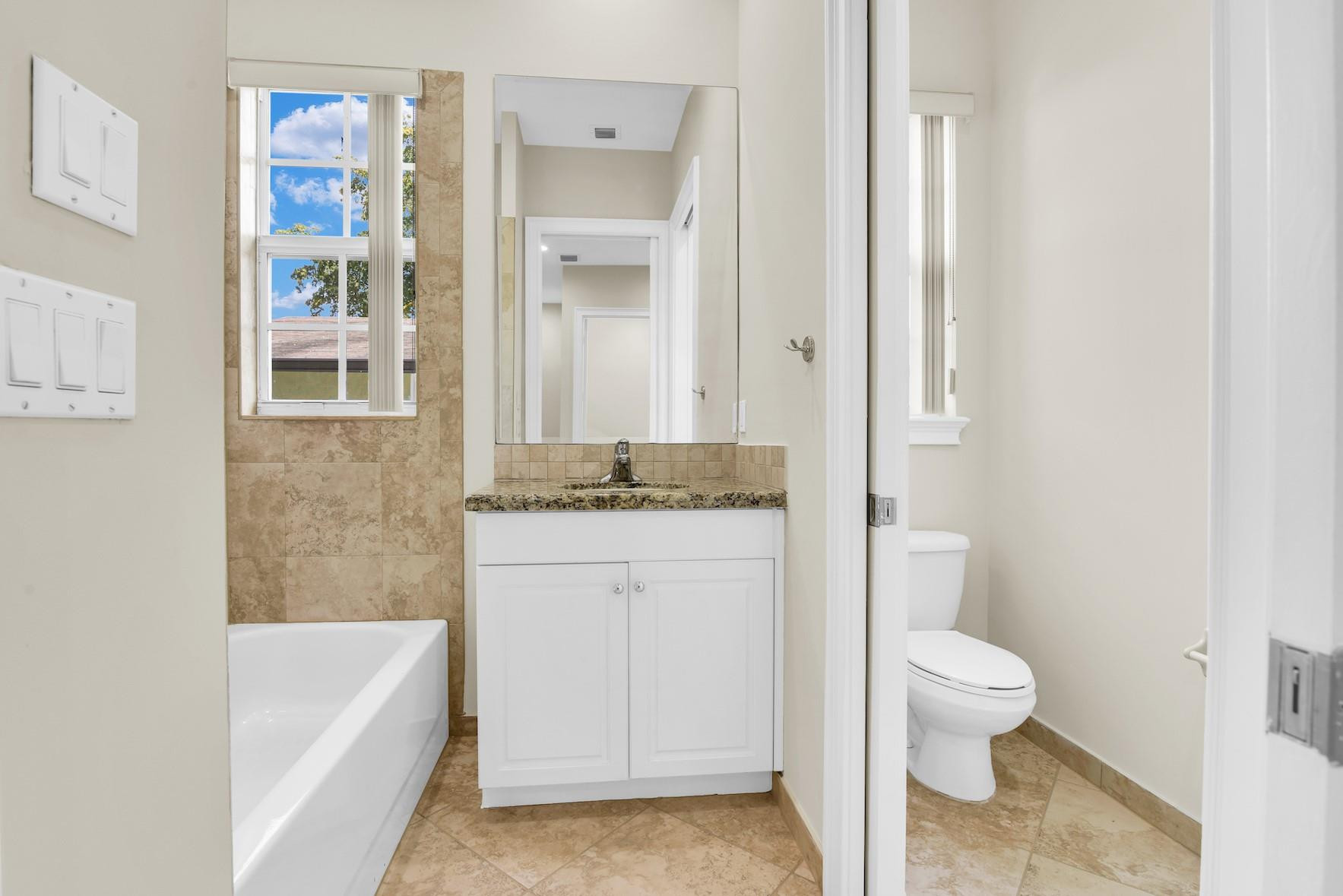 Oakland Park Add 2-40 B - Residential Lease