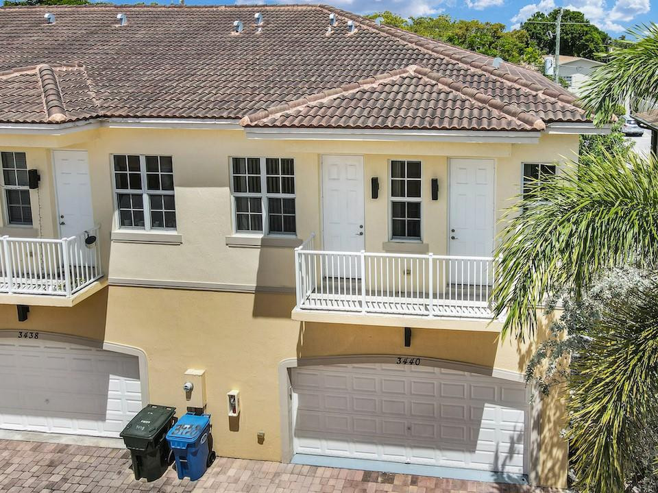 Oakland Park Add 2-40 B - Residential Lease