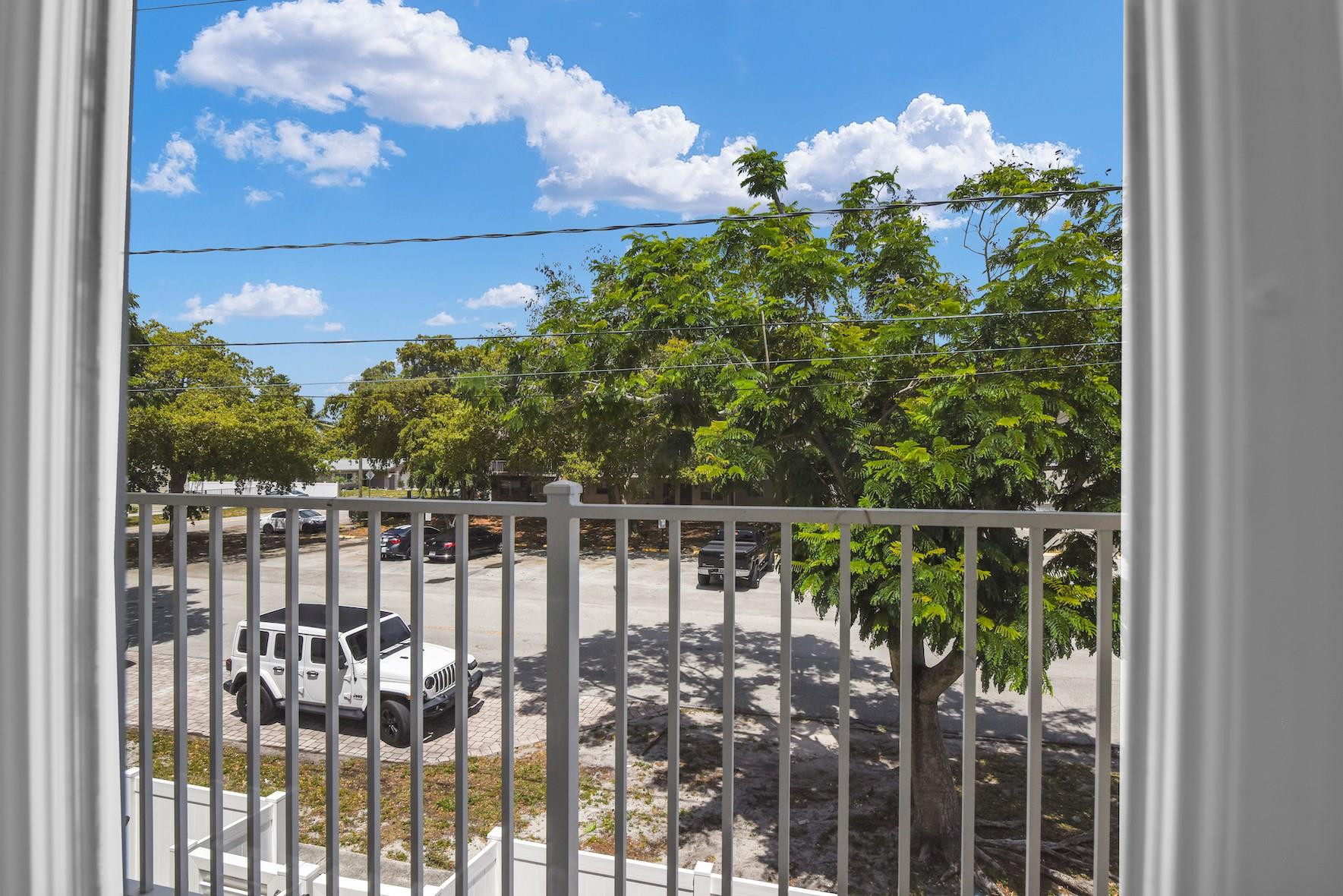 Oakland Park Add 2-40 B - Residential Lease