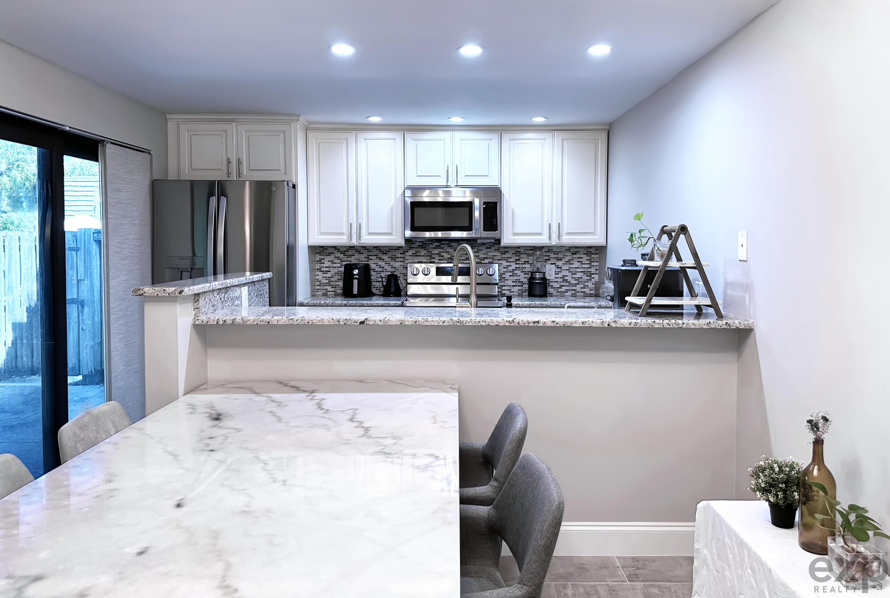 VILLAGE OF SANDALWOOD LAKES 1 - Residential