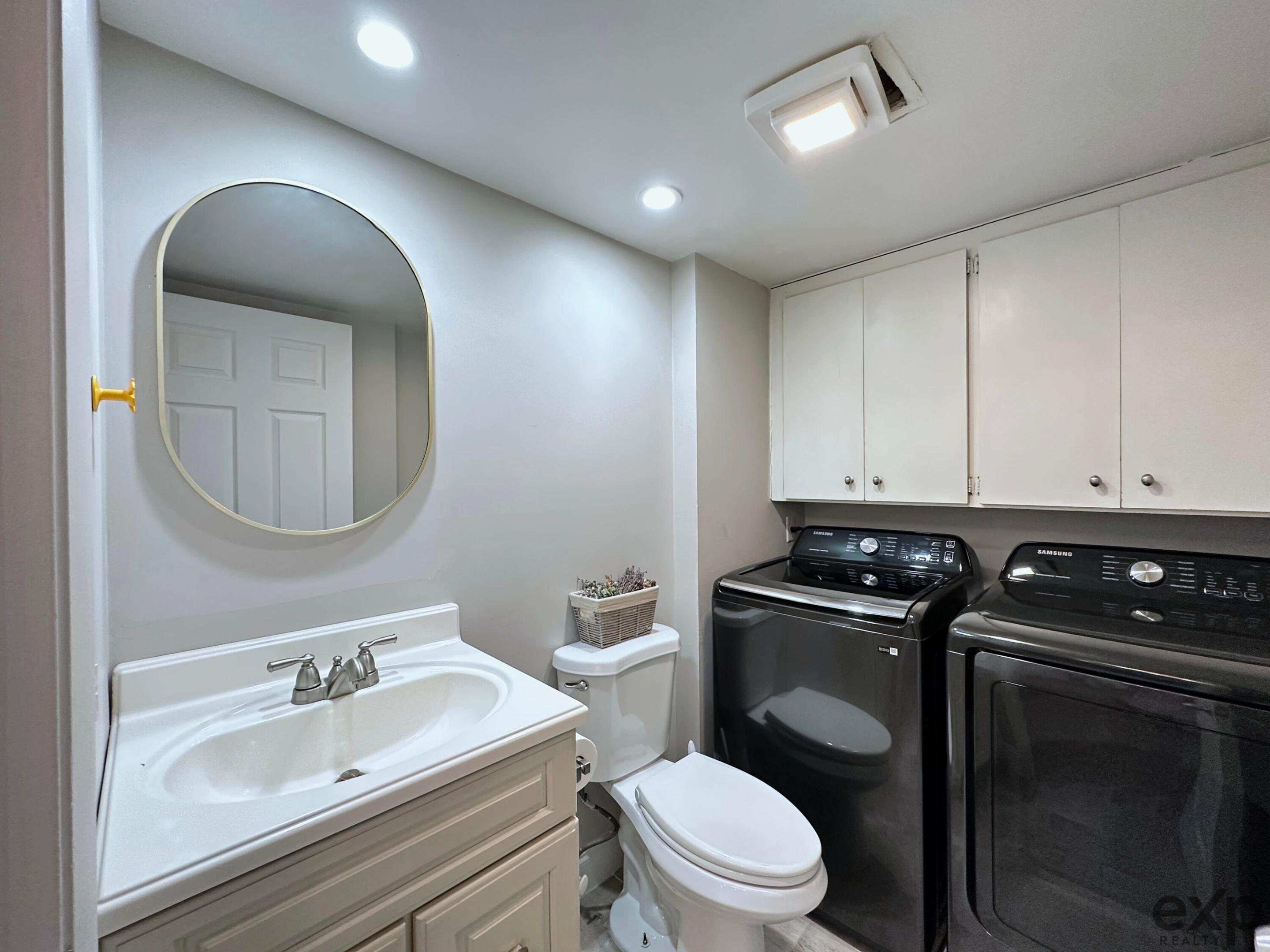 VILLAGE OF SANDALWOOD LAKES 1 - Residential