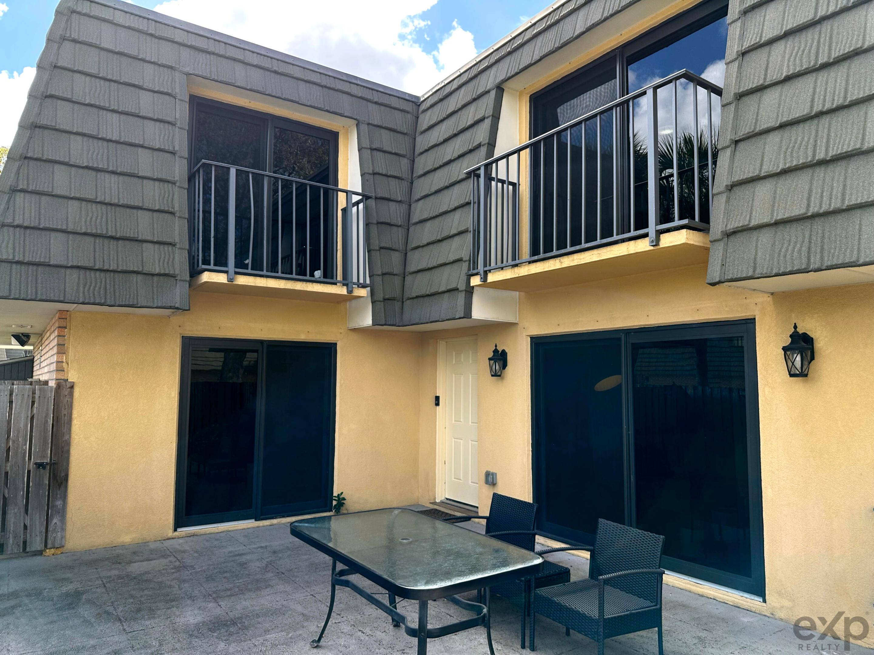 VILLAGE OF SANDALWOOD LAKES 1 - Residential