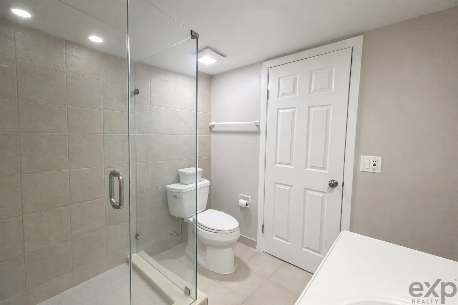 VILLAGE OF SANDALWOOD LAKES 1 - Residential