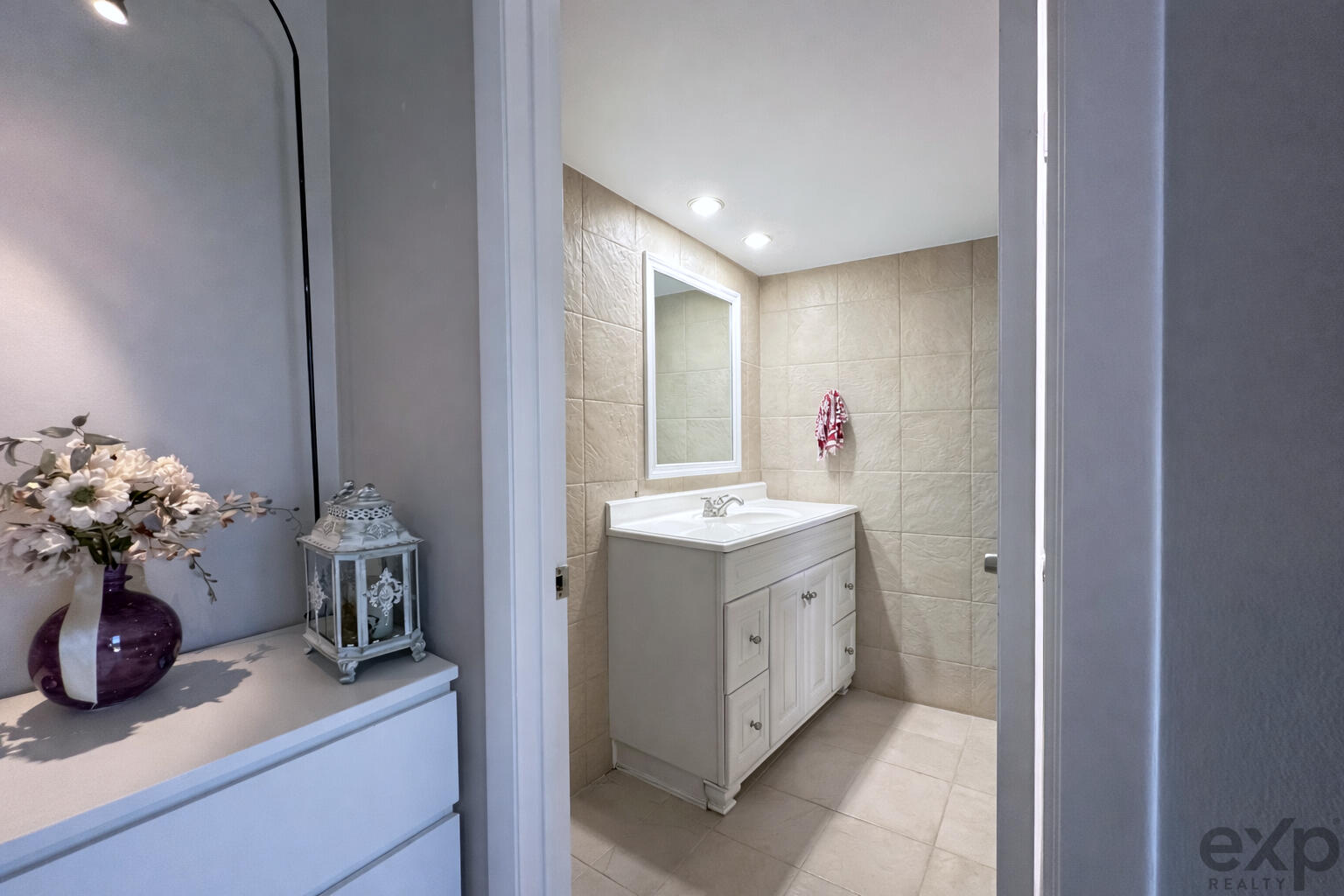 VILLAGE OF SANDALWOOD LAKES 1 - Residential