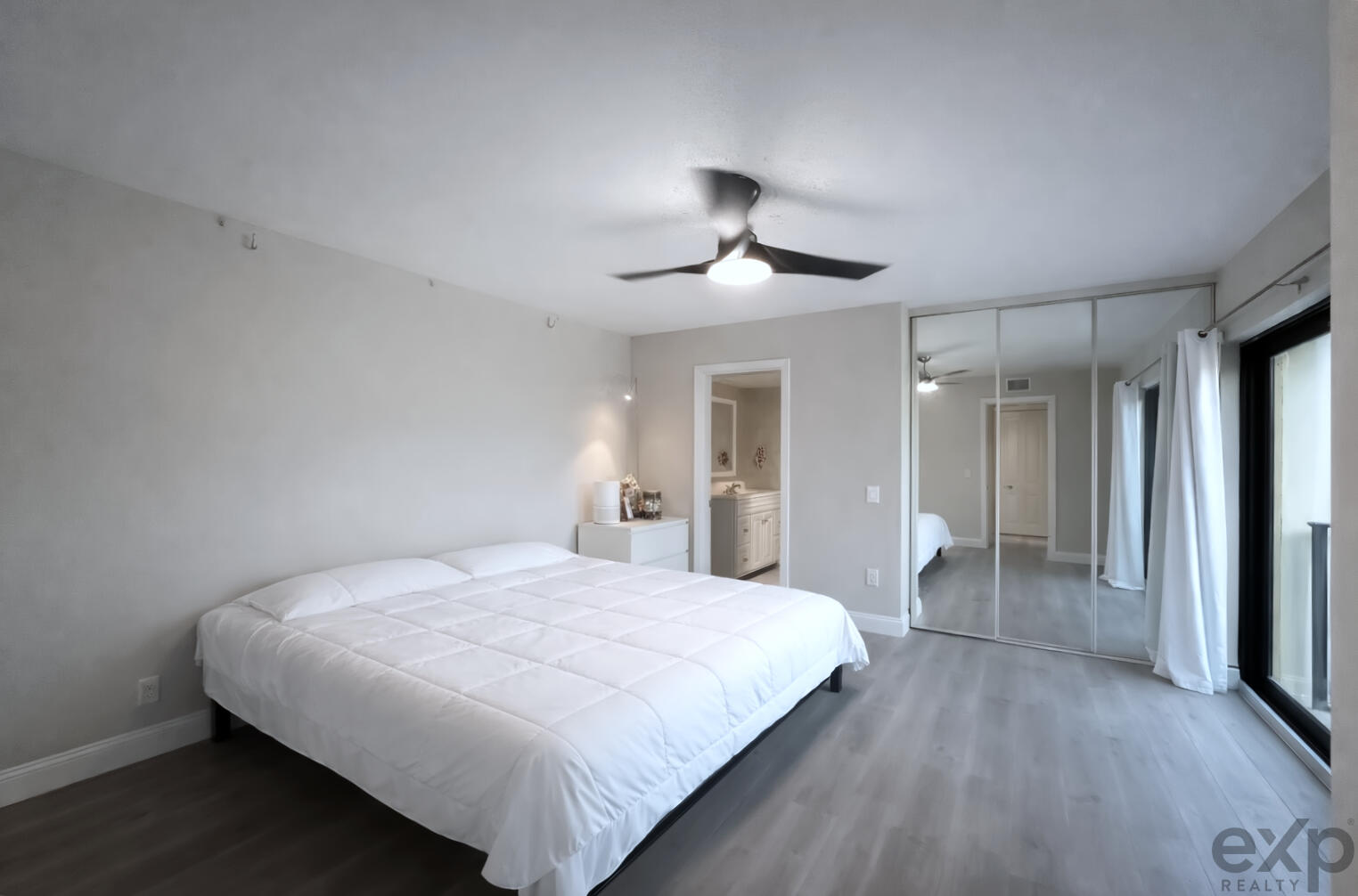 VILLAGE OF SANDALWOOD LAKES 1 - Residential