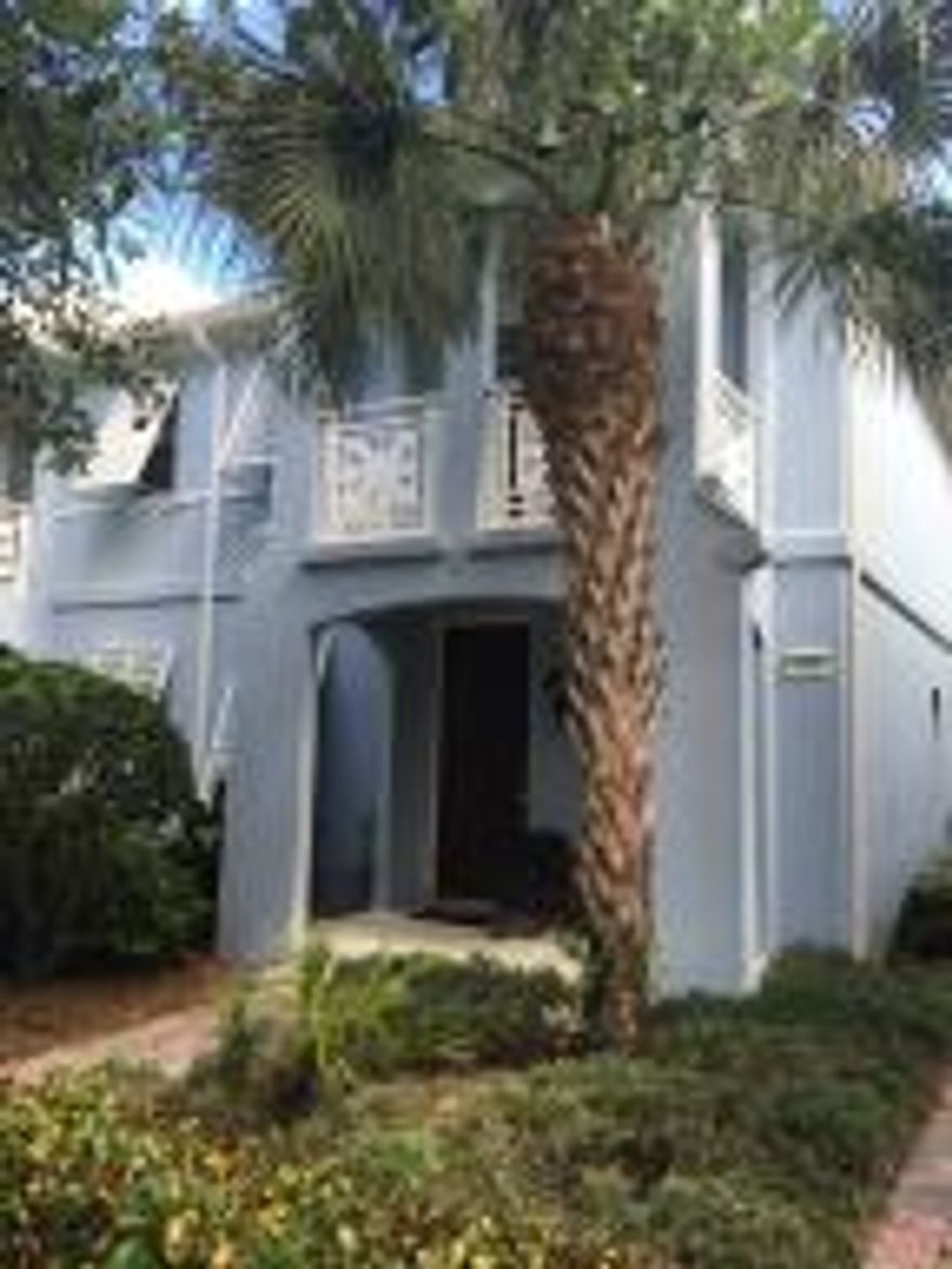 Lovely 2 story townhome in Martinque.A rare find and in great condition