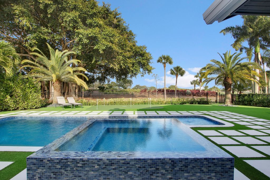 Photo of 10720 Ave Of The Pga, Palm Beach Gardens, FL 33418 (MLS # B26021101)